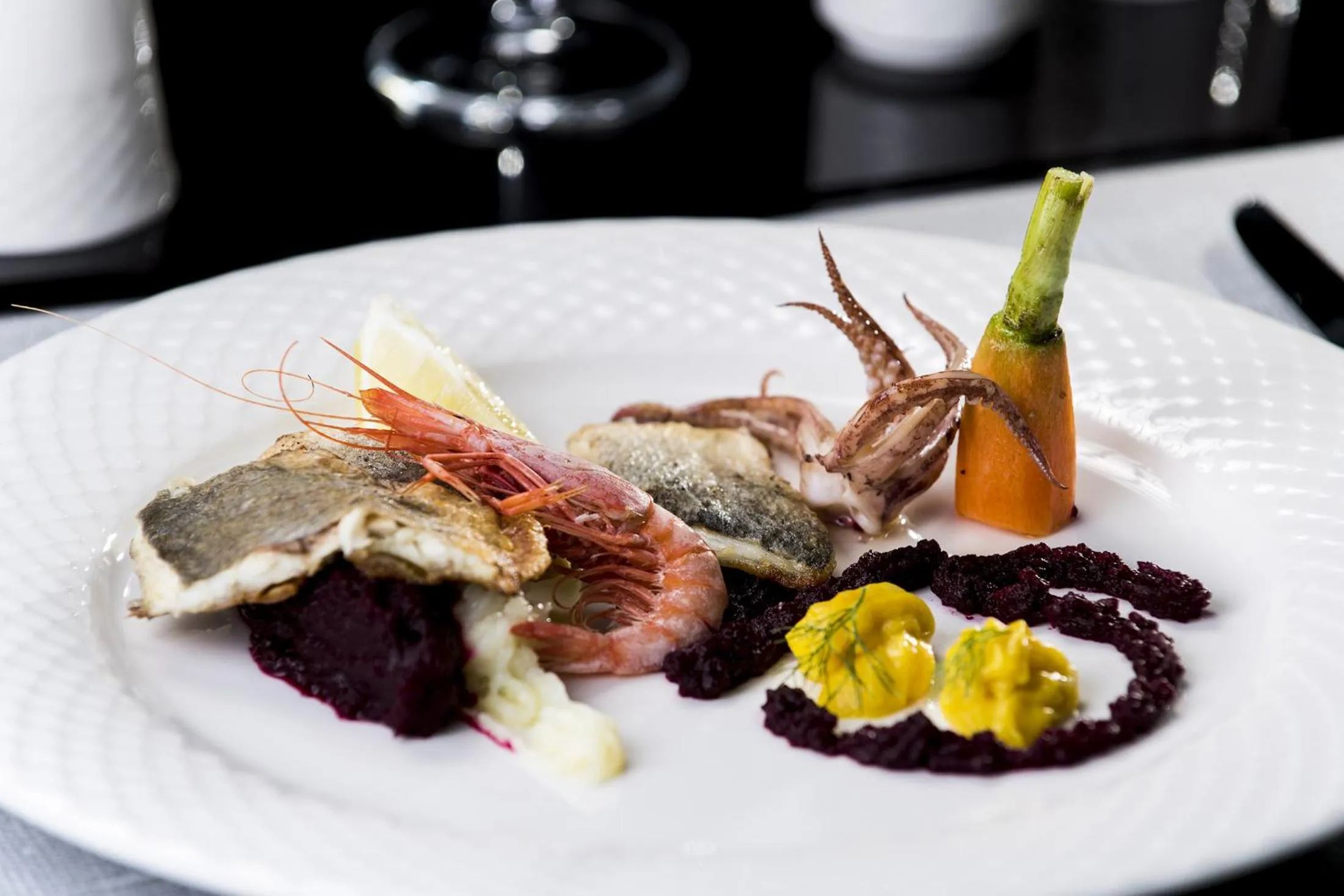 Restaurant/places to eat in Hotel Best Night