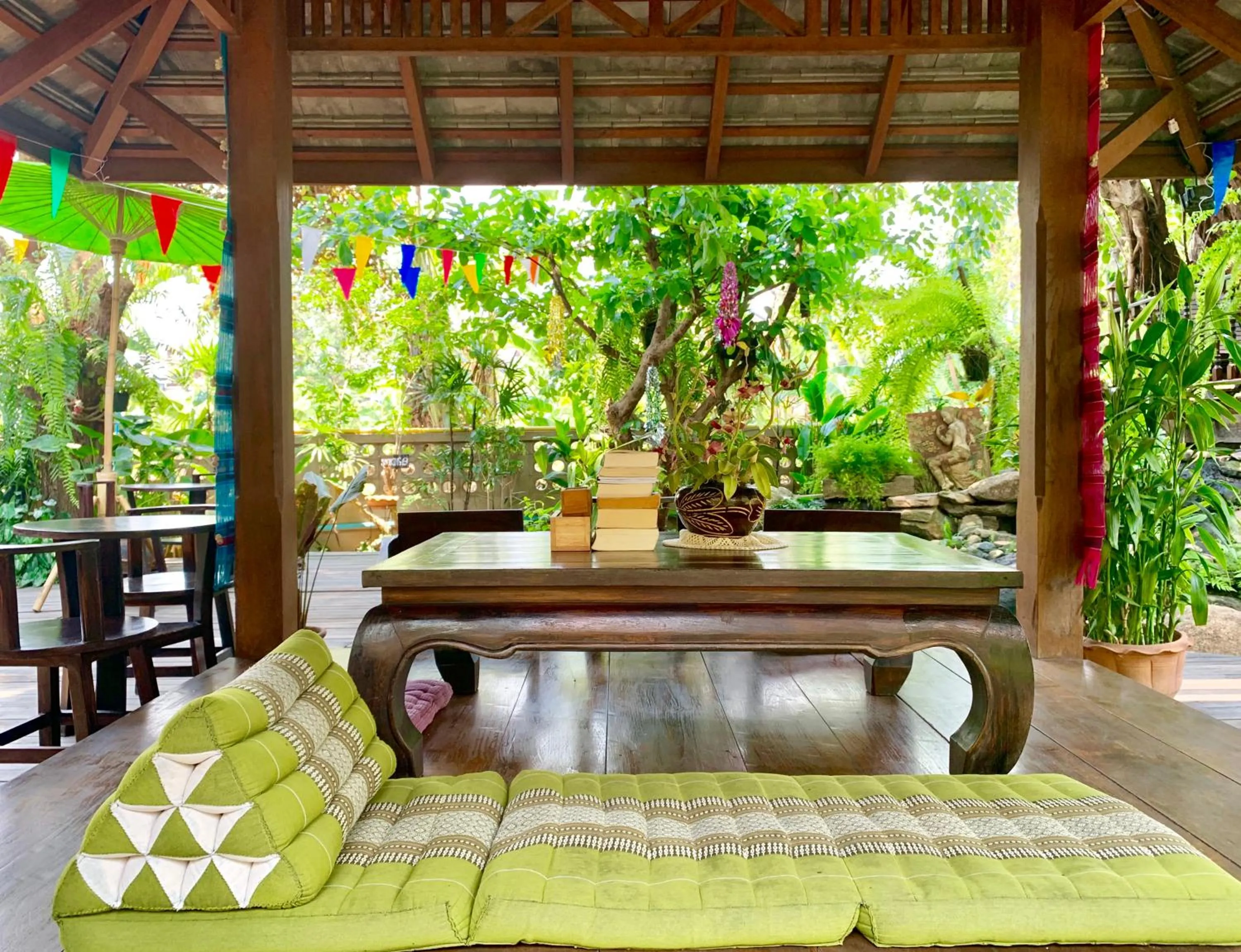 Communal lounge/ TV room in Kittawan Home&Gallery