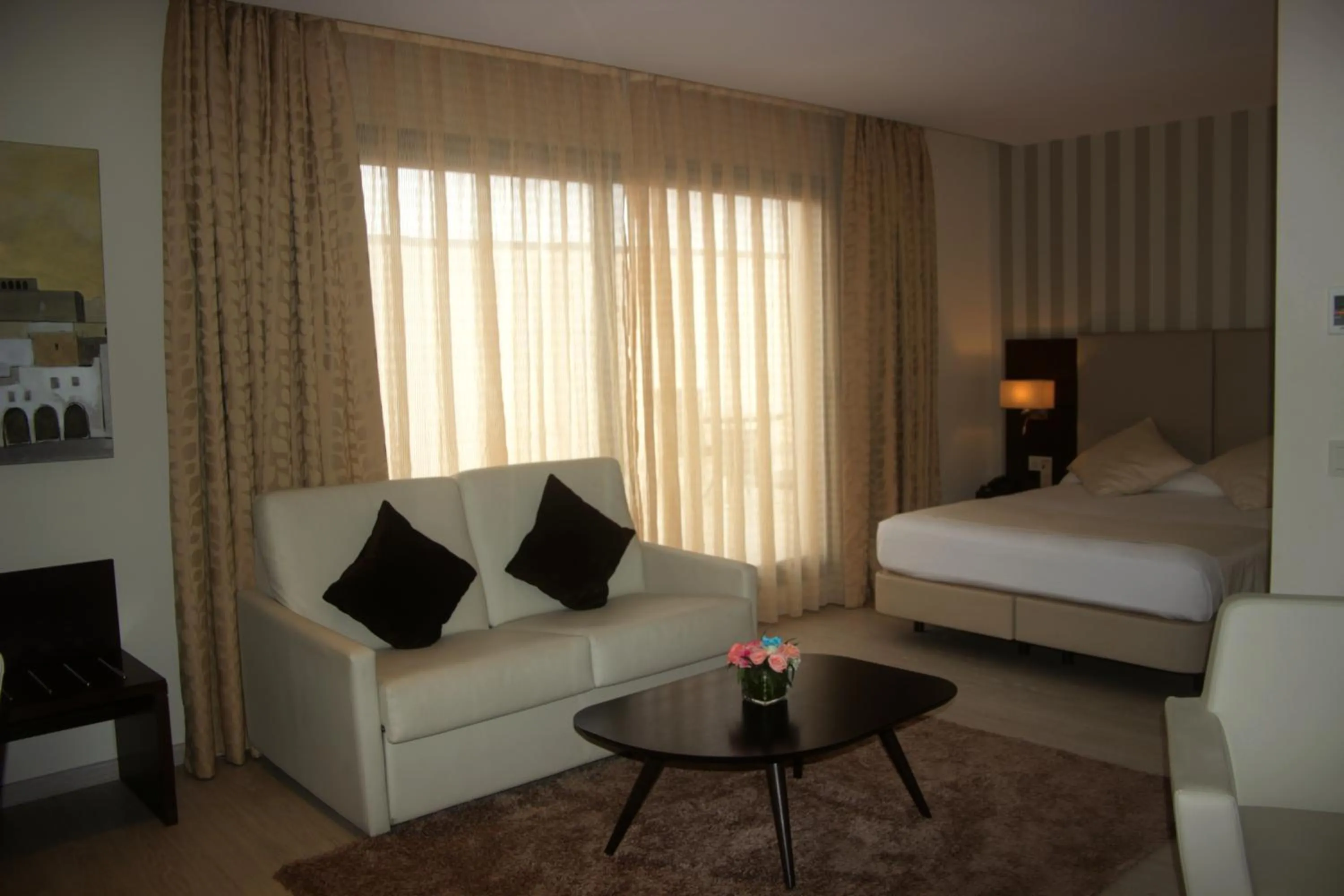 Living room, Bed in AZ Hôtels Zeralda