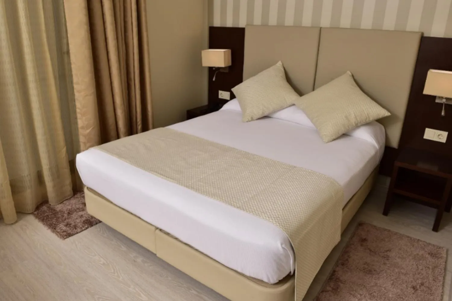 Photo of the whole room, Bed in AZ Hôtels Zeralda