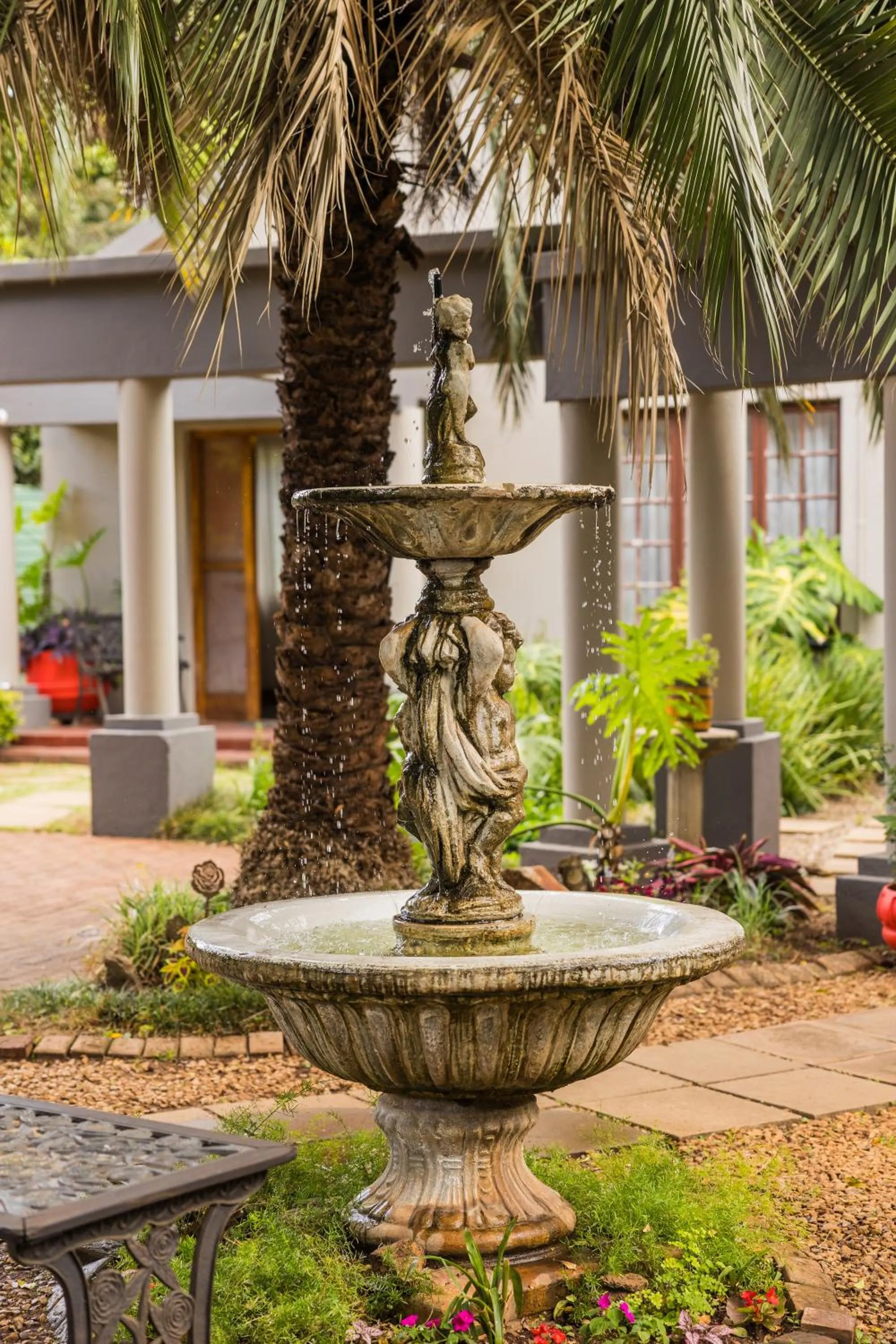 Day in Rozendal Guest House