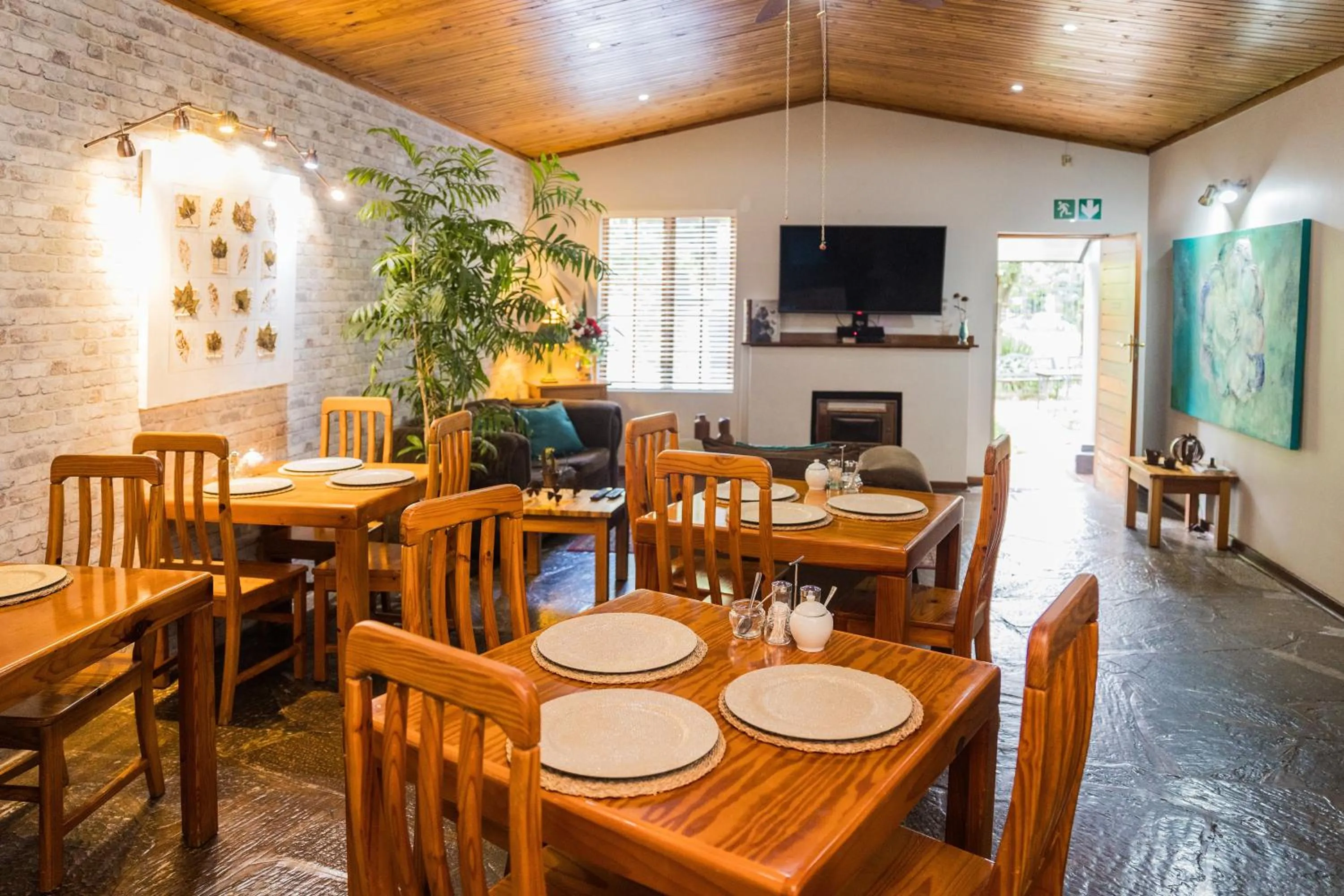Restaurant/places to eat in Rozendal Guest House