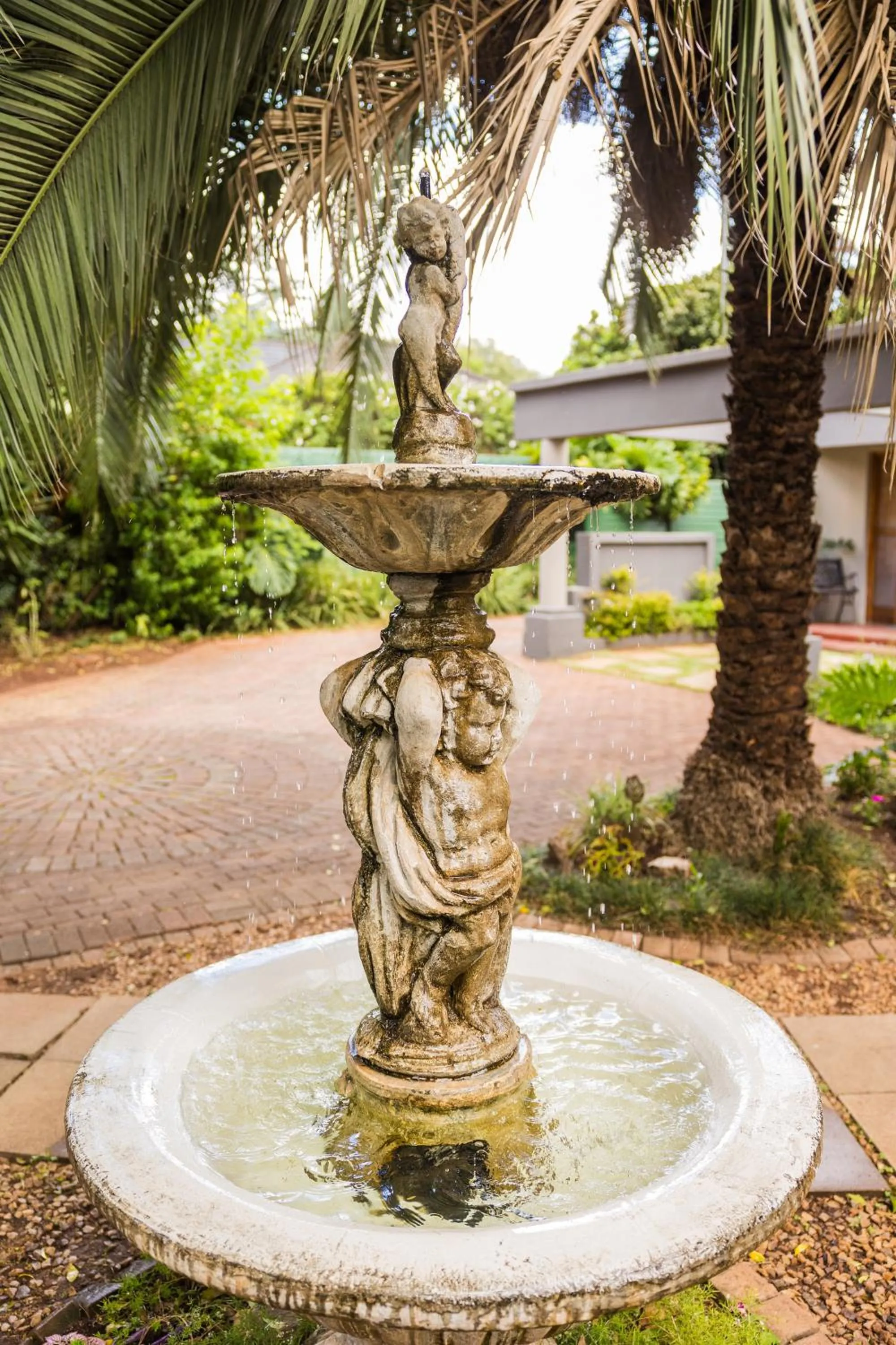 Day in Rozendal Guest House