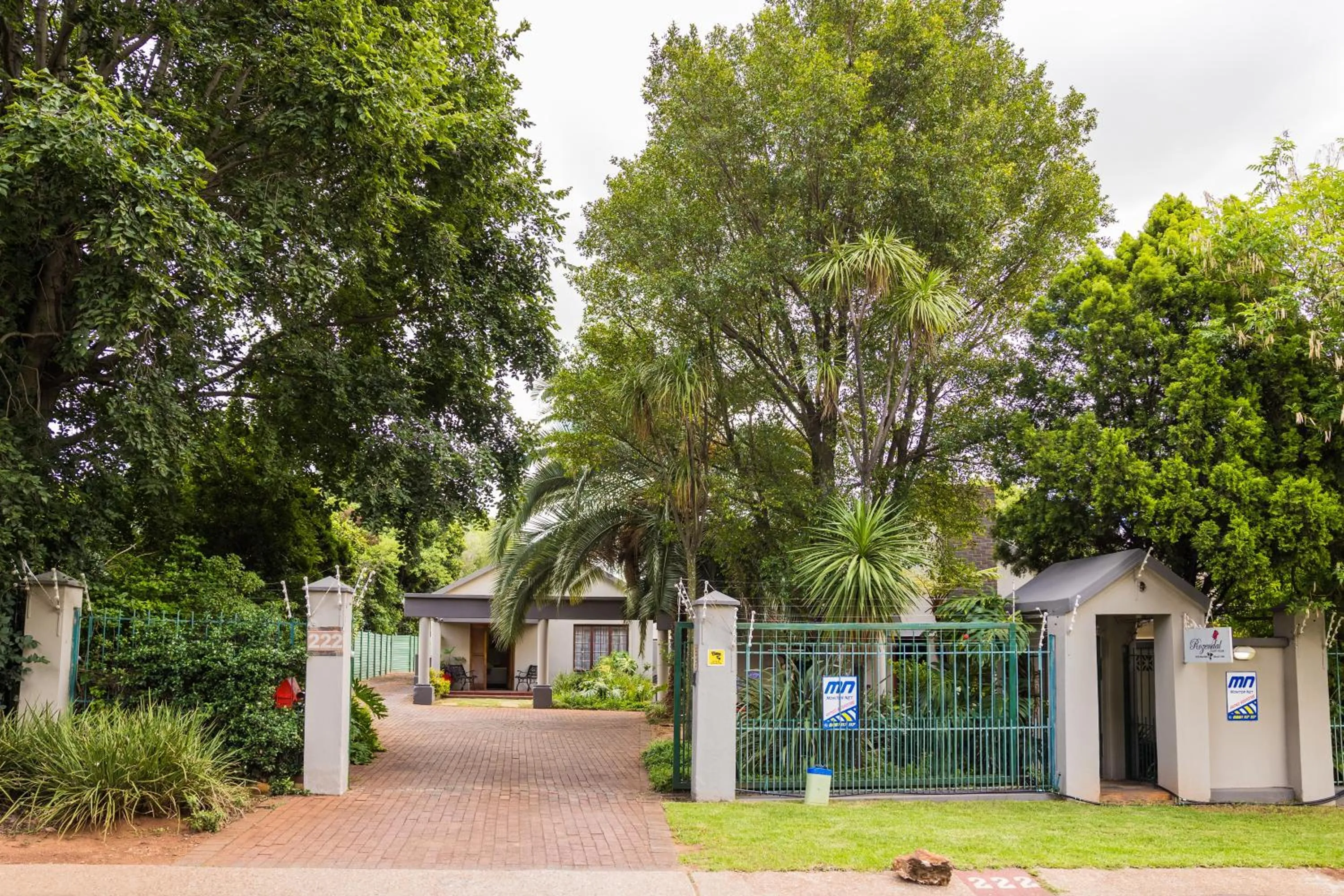 Day in Rozendal Guest House