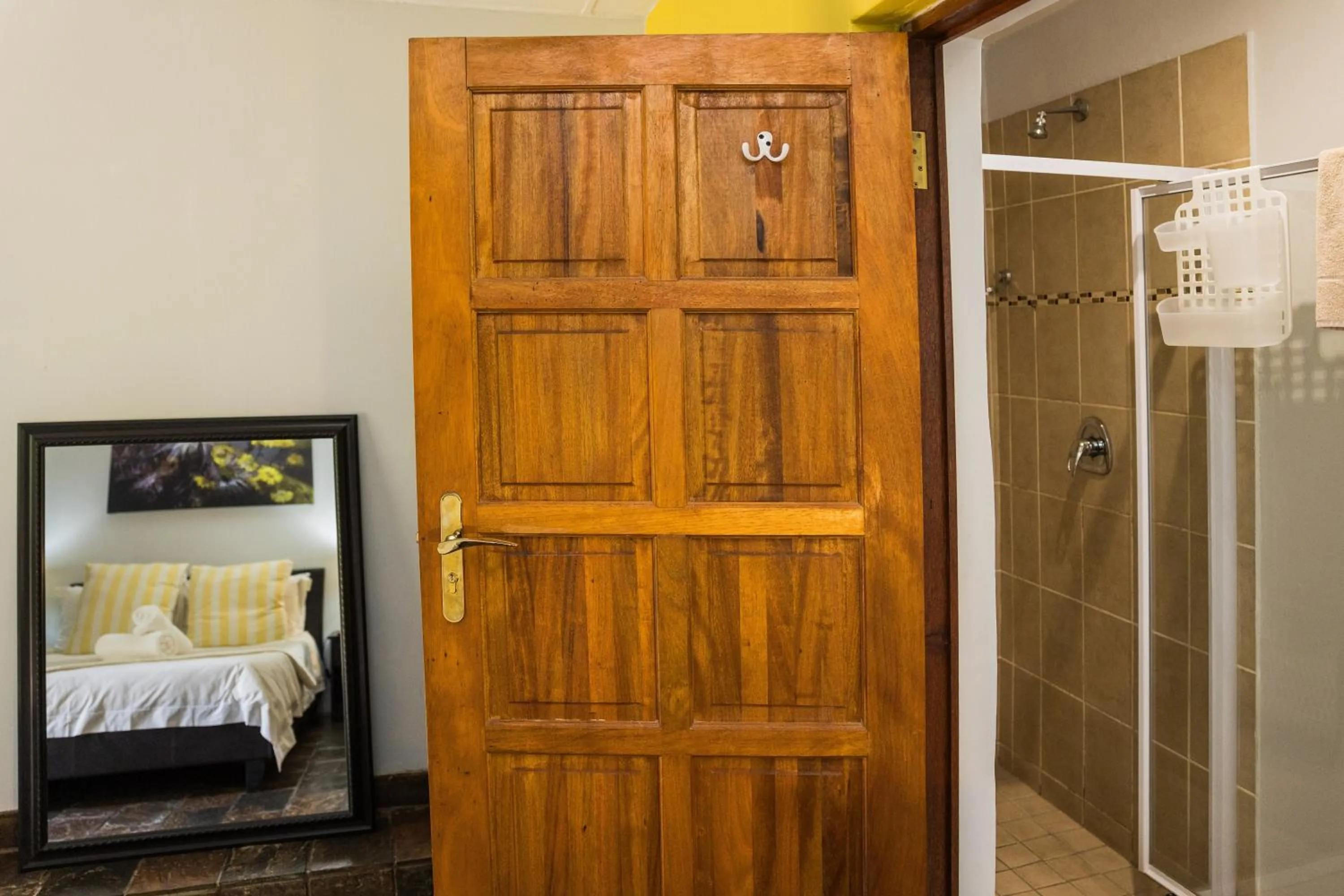 Shower, Bed in Rozendal Guest House