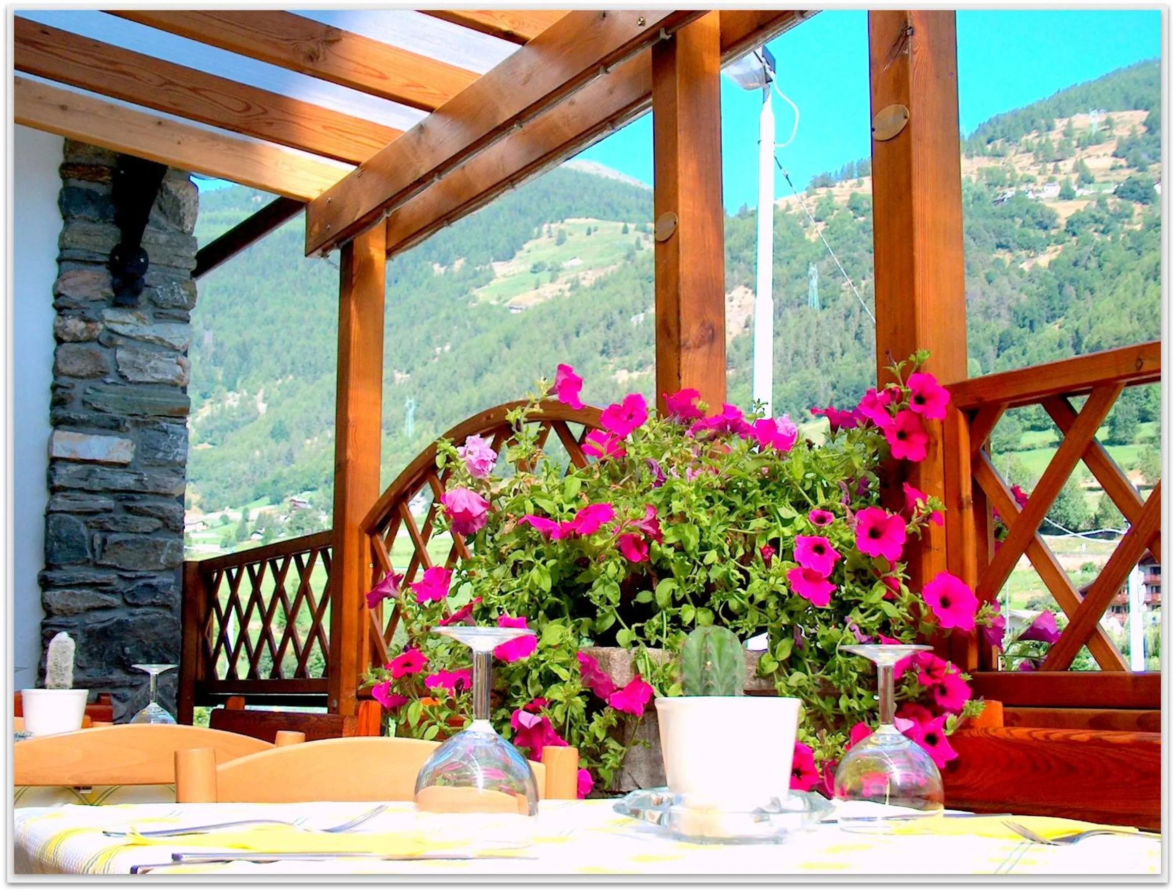 Patio in Hotel Beau Sejour