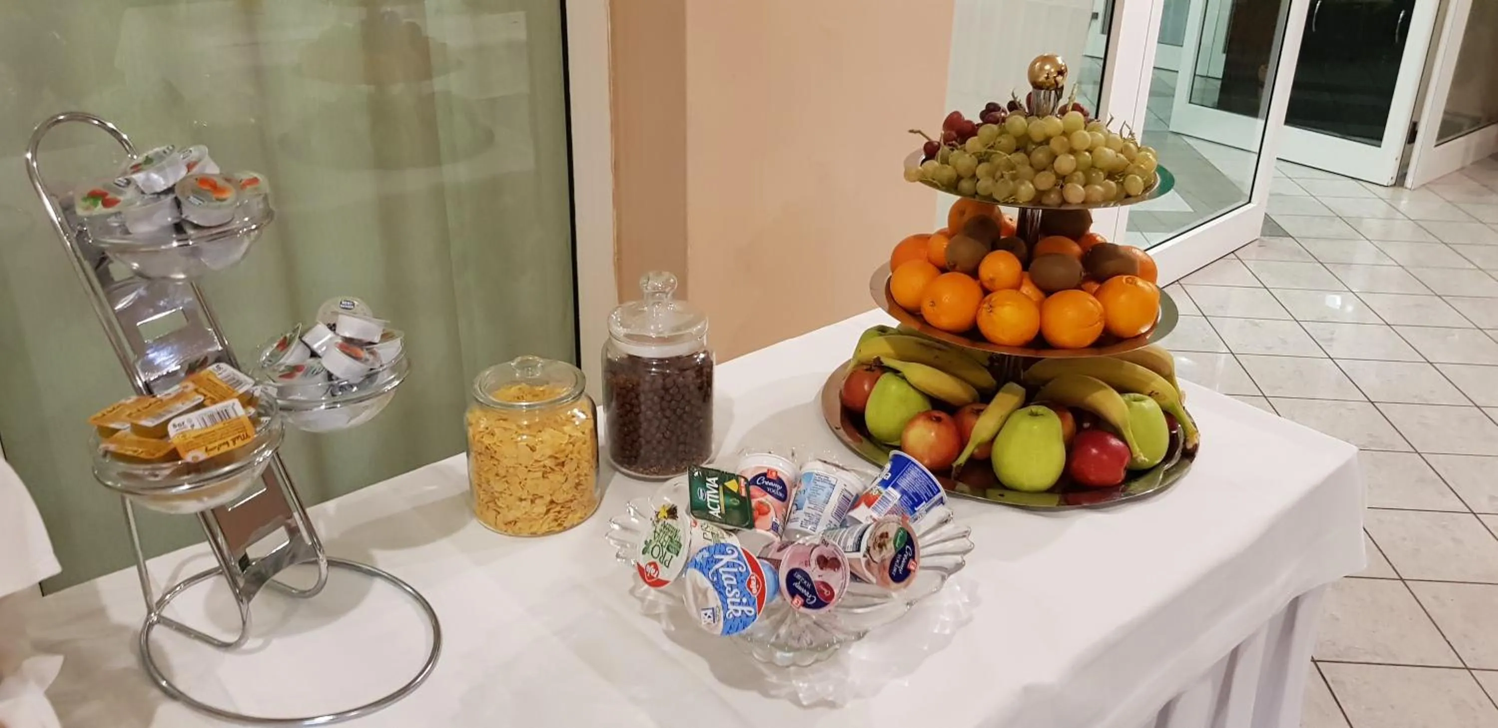 Food and drinks in Hotel Diana