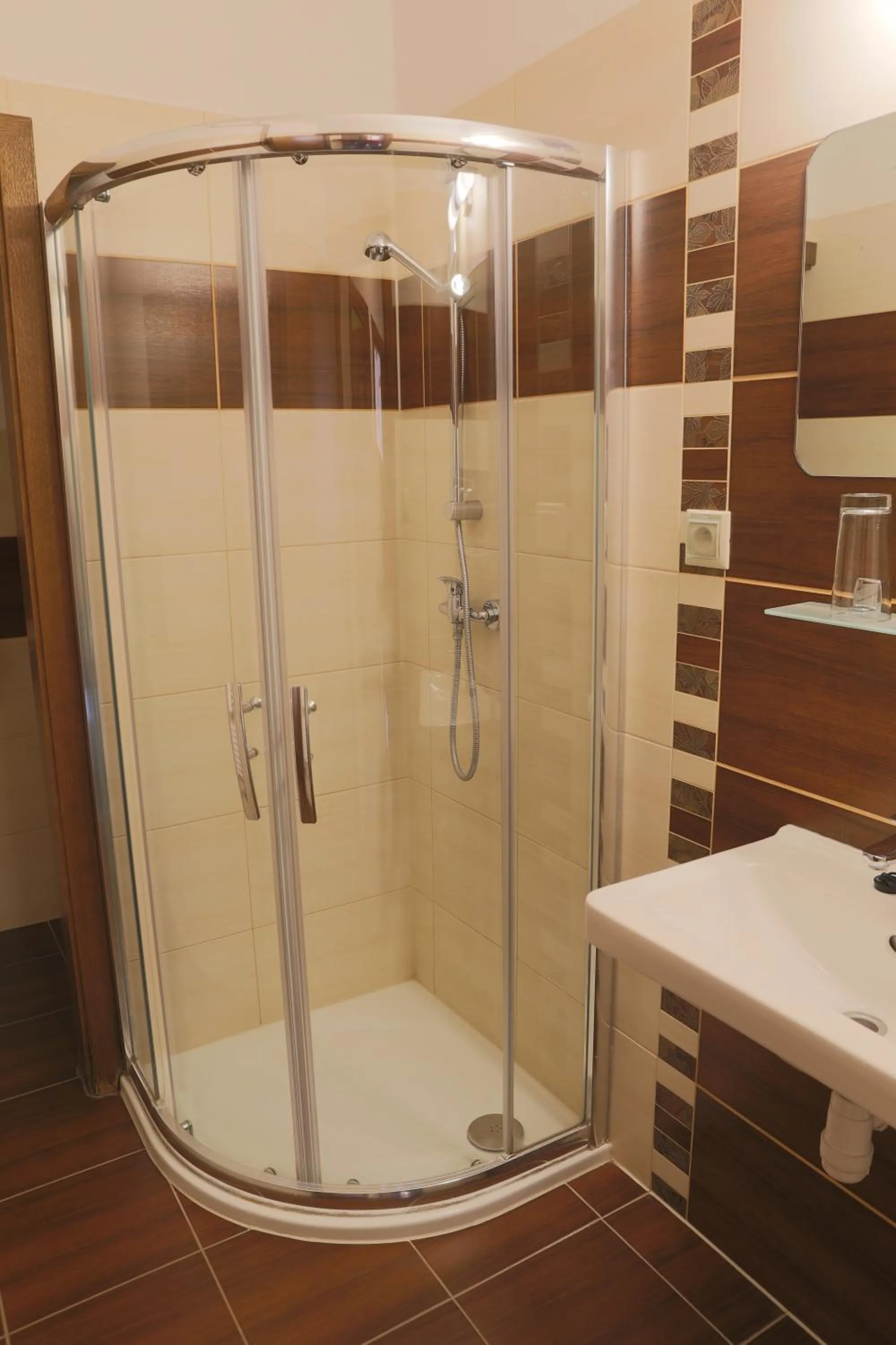 Shower in Hotel Diana