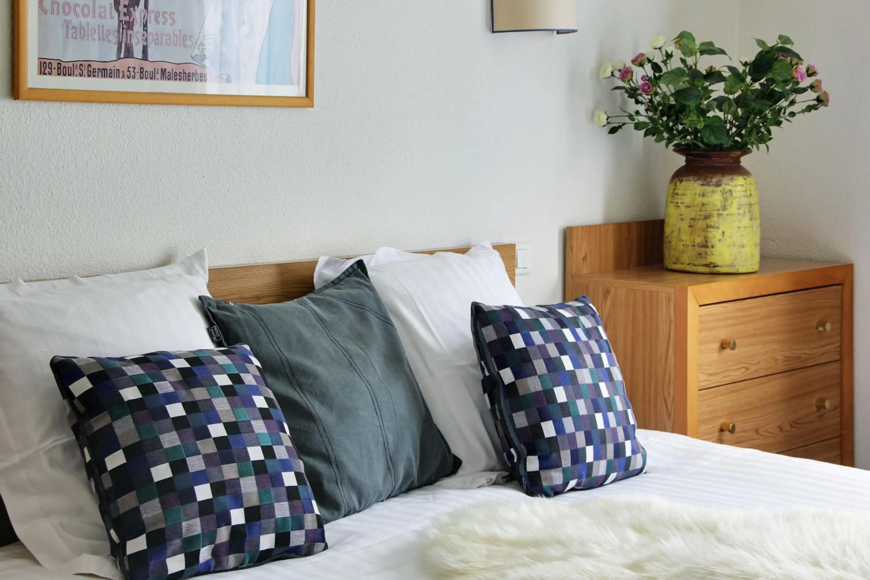 Bed in Les Lilas Serviced Apartments