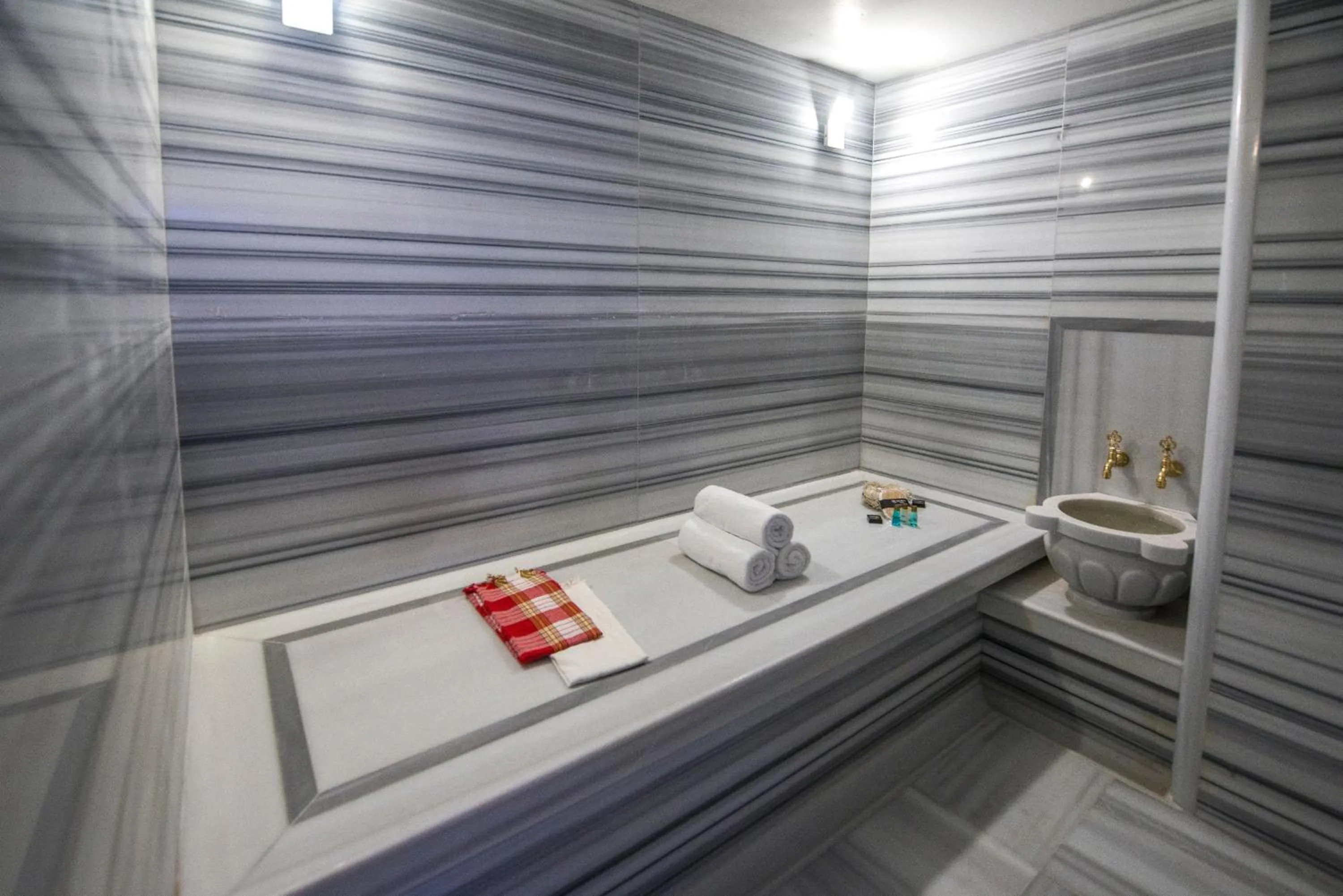 Public Bath in Babillon Hotel Spa & Restaurant