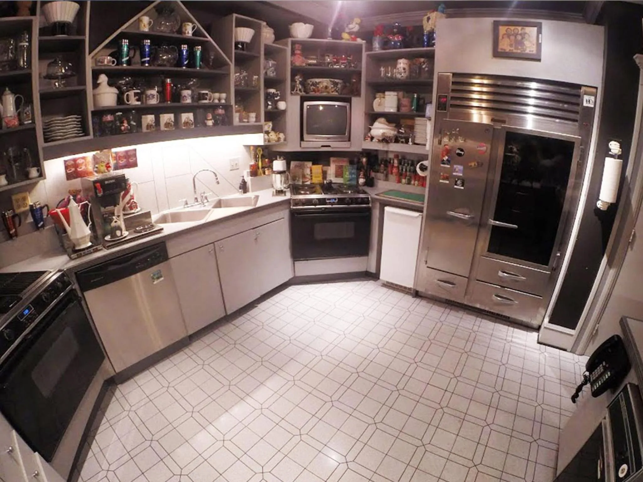 Kitchen or kitchenette in The Mansion on O Street