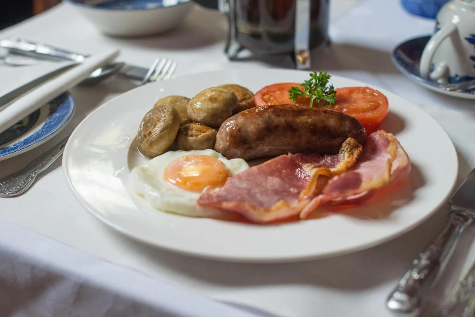 Breakfast in Jeakes House