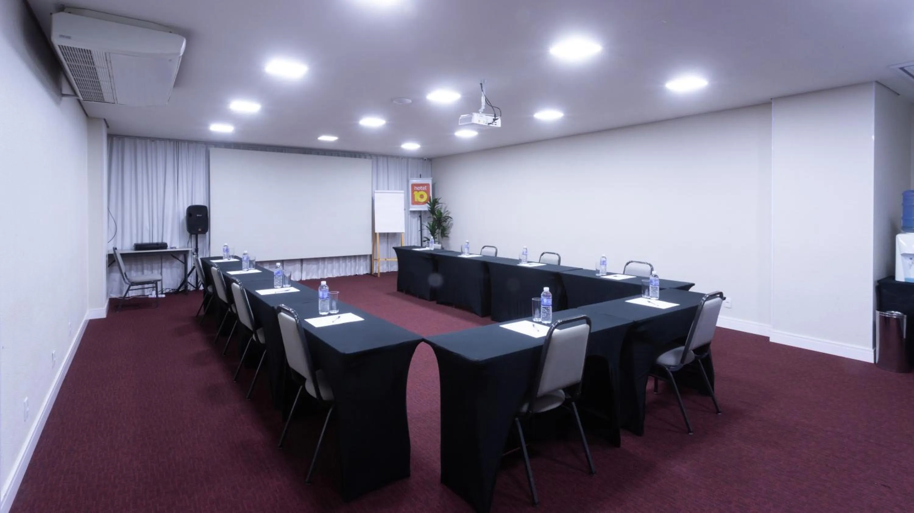 Business facilities in Hotel 10 Palmas