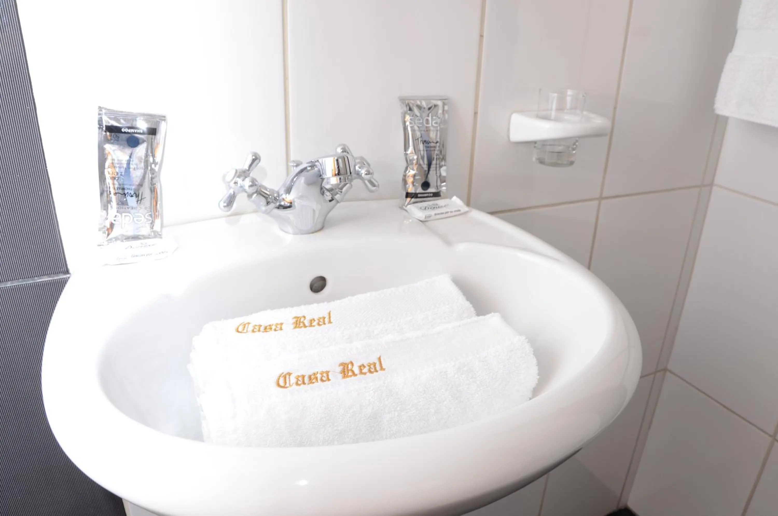 Bathroom in Casa Real Hoteles