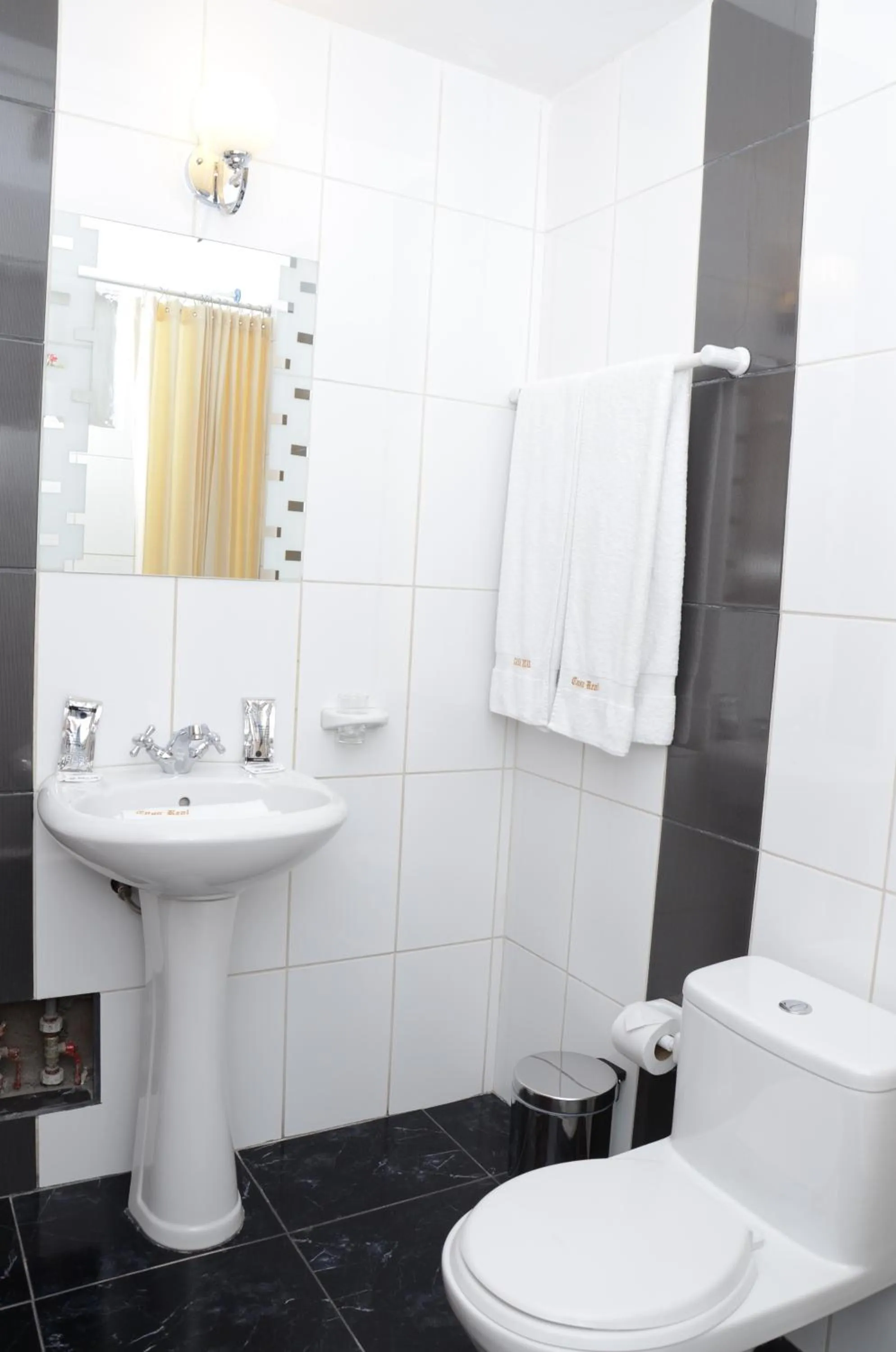 Toilet in Aqua Hotel Cusco