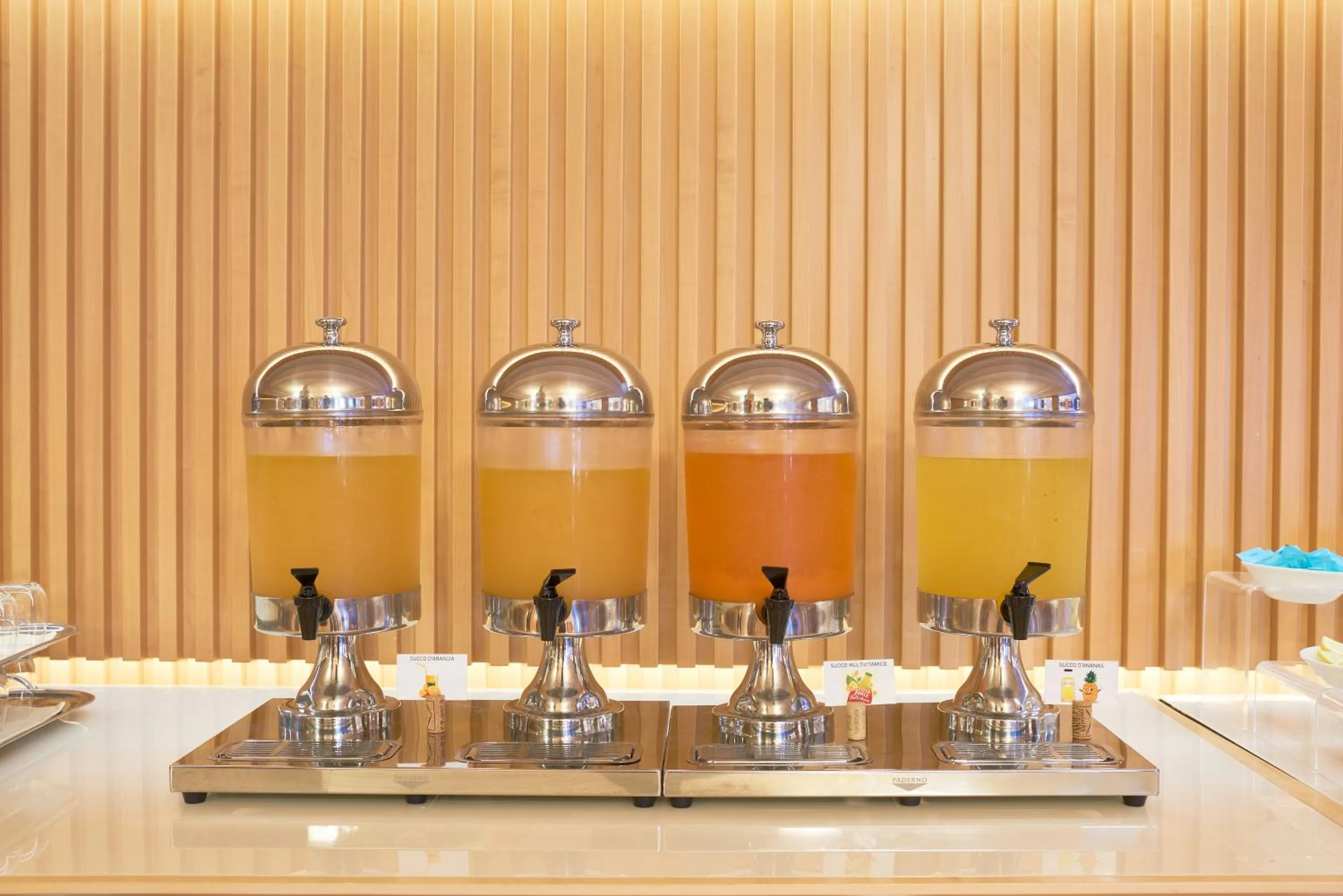 Breakfast in UNAHOTELS Varese