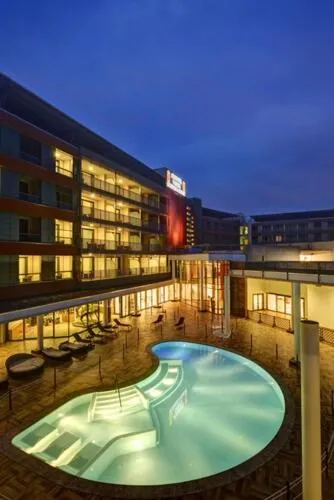 Swimming pool in UNAHOTELS Varese