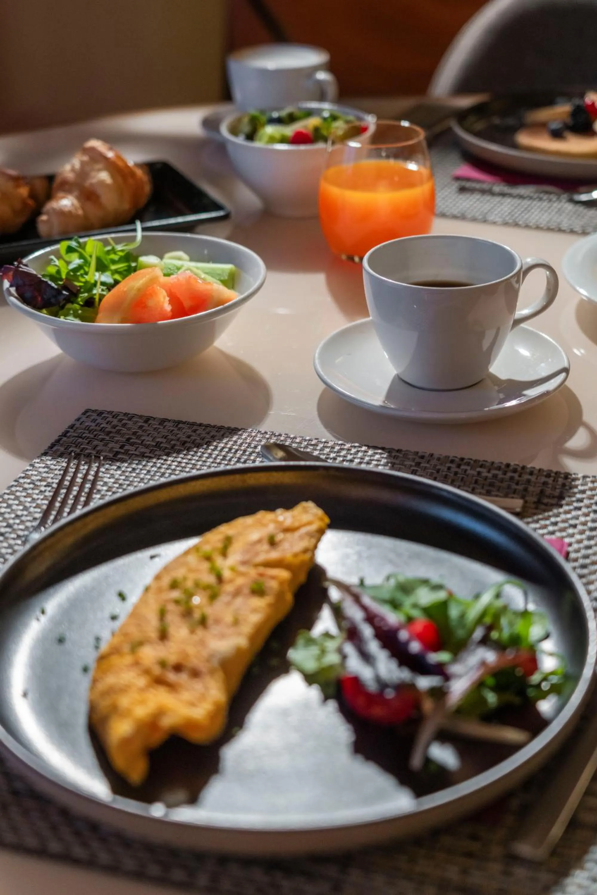 Restaurant/places to eat in UNAHOTELS Varese