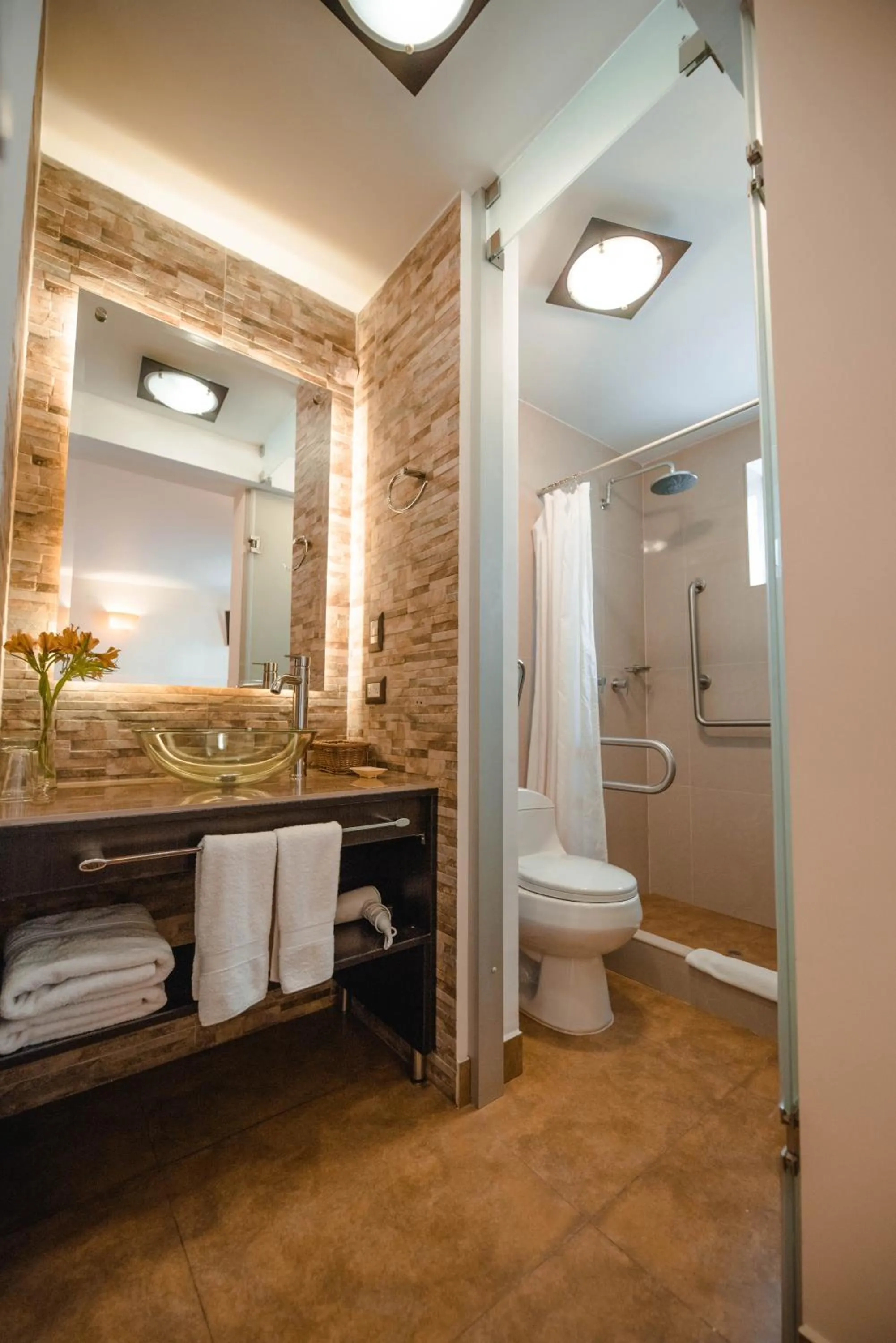 Shower in Mistico San Blas Boutique