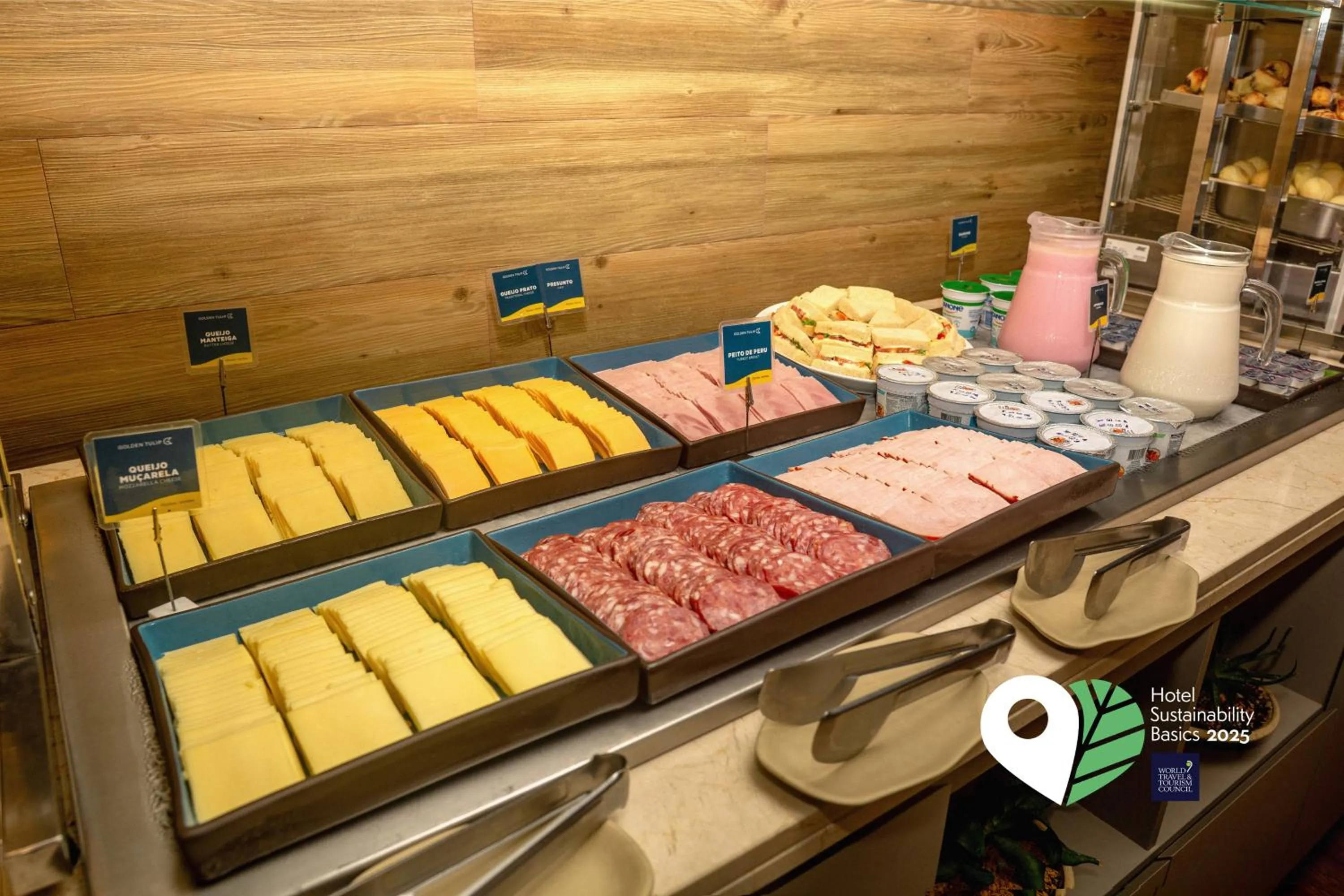 Buffet breakfast in Golden Tulip Natal Ponta Negra