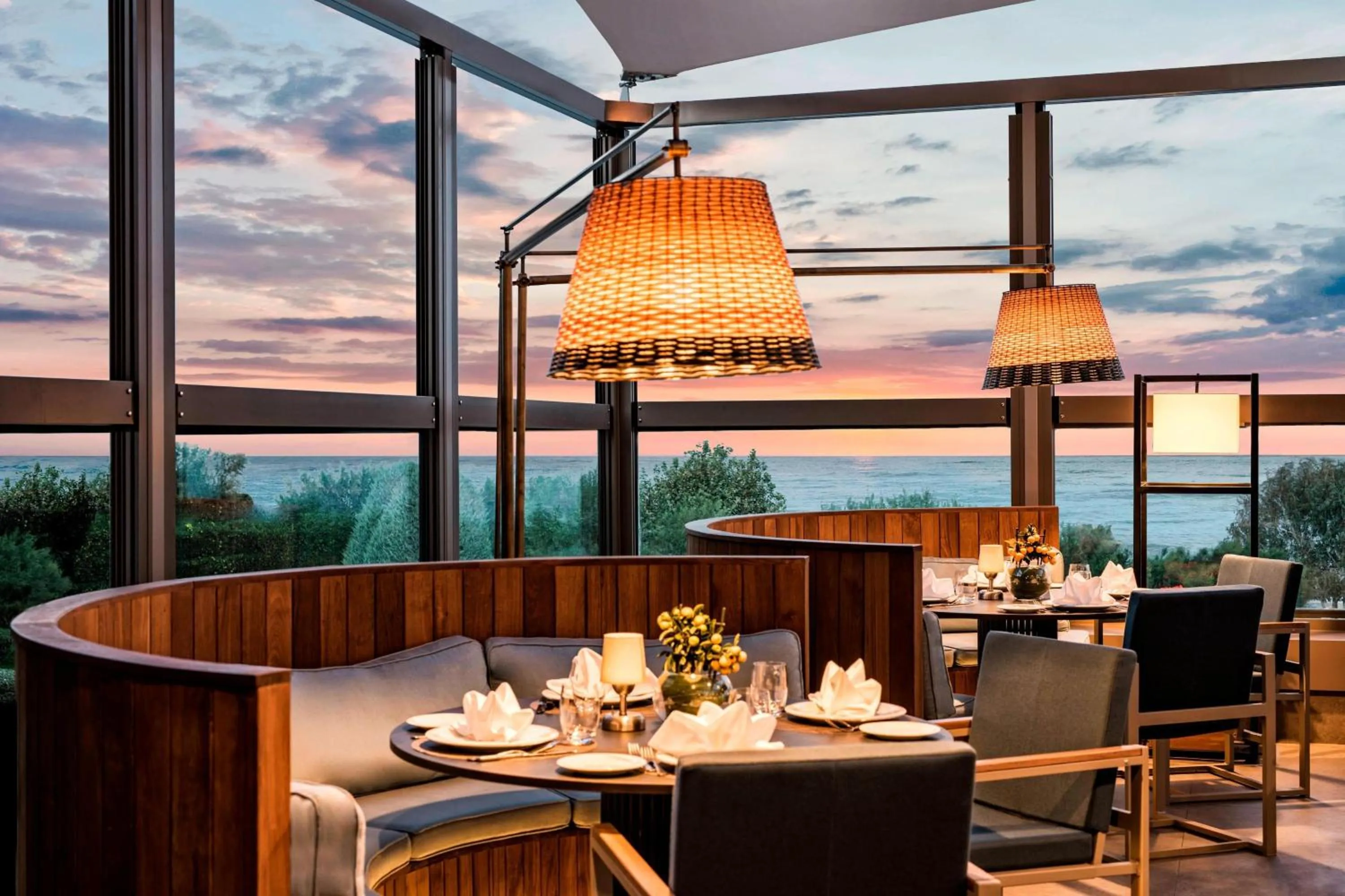 Restaurant/places to eat in Renaissance Polat Istanbul Hotel