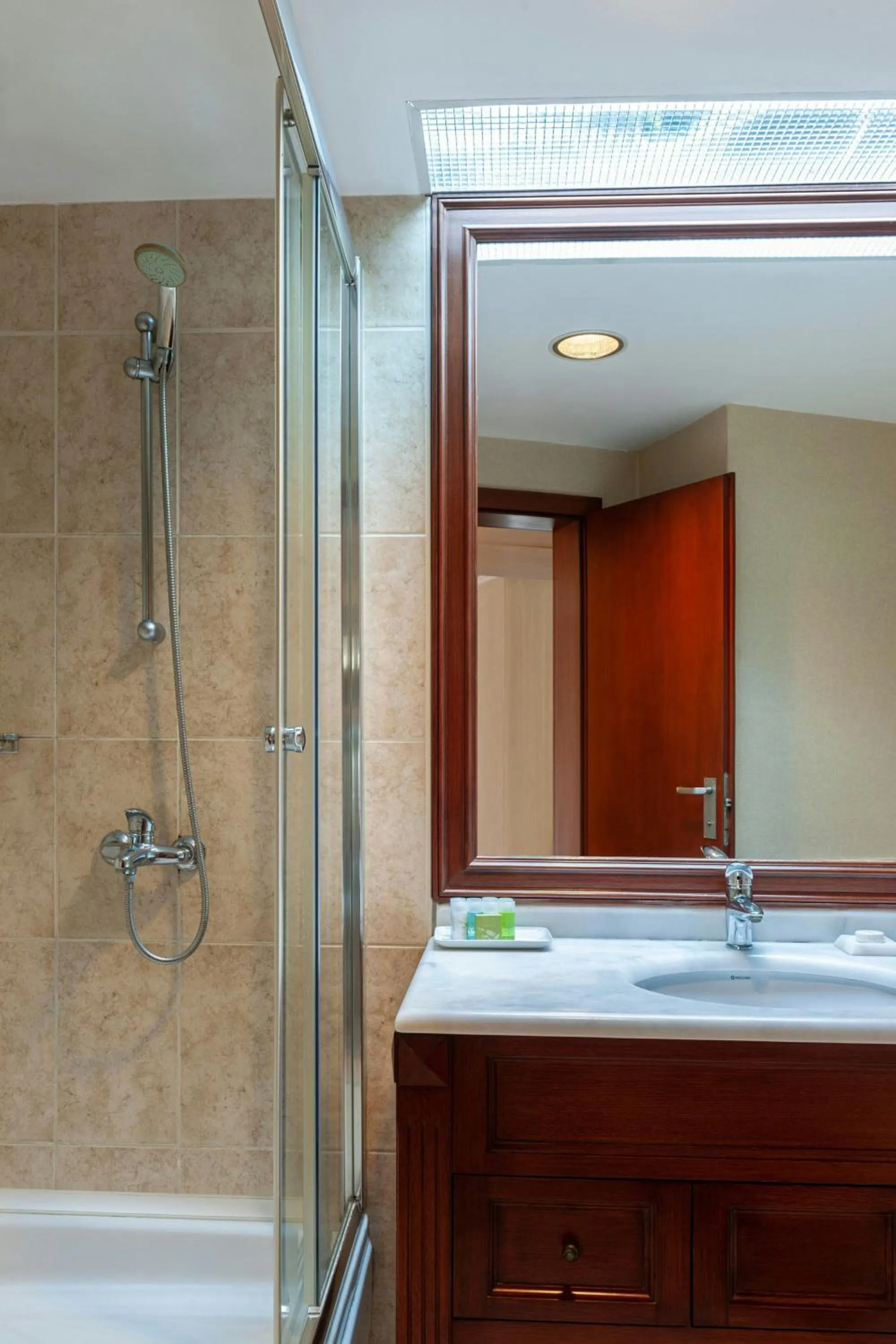 Photo of the whole room in Renaissance Polat Istanbul Hotel