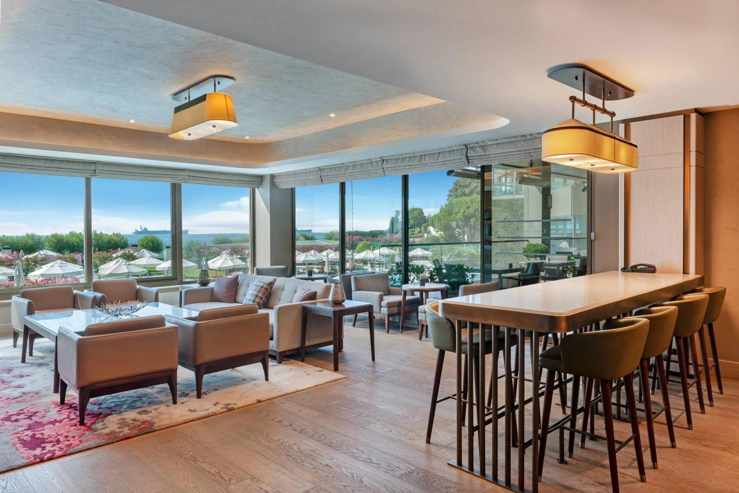 Lounge or bar in Renaissance Polat Istanbul Hotel