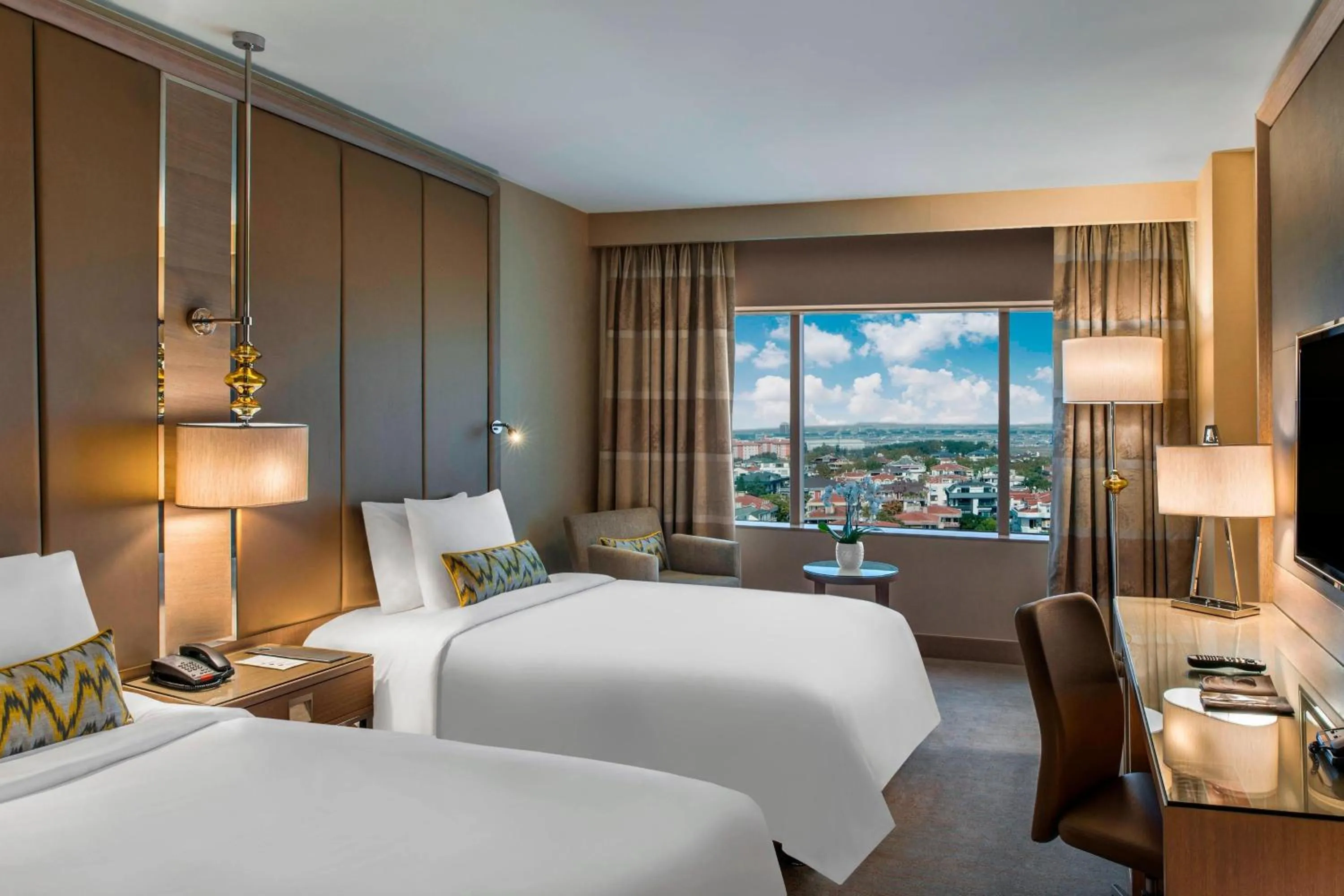 Photo of the whole room, Bed in Renaissance Polat Istanbul Hotel