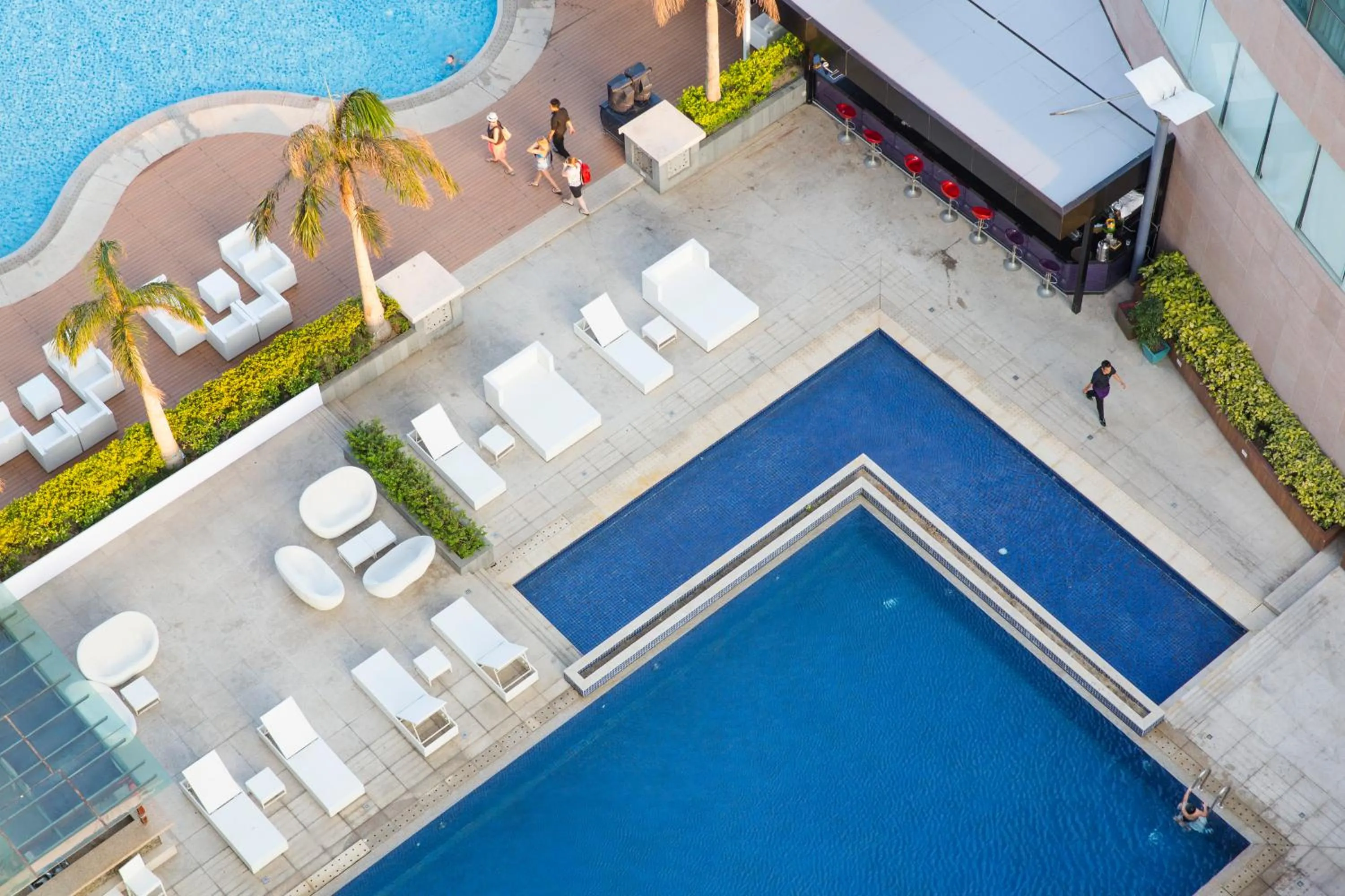 Pool view in Diamond Bay Hotel