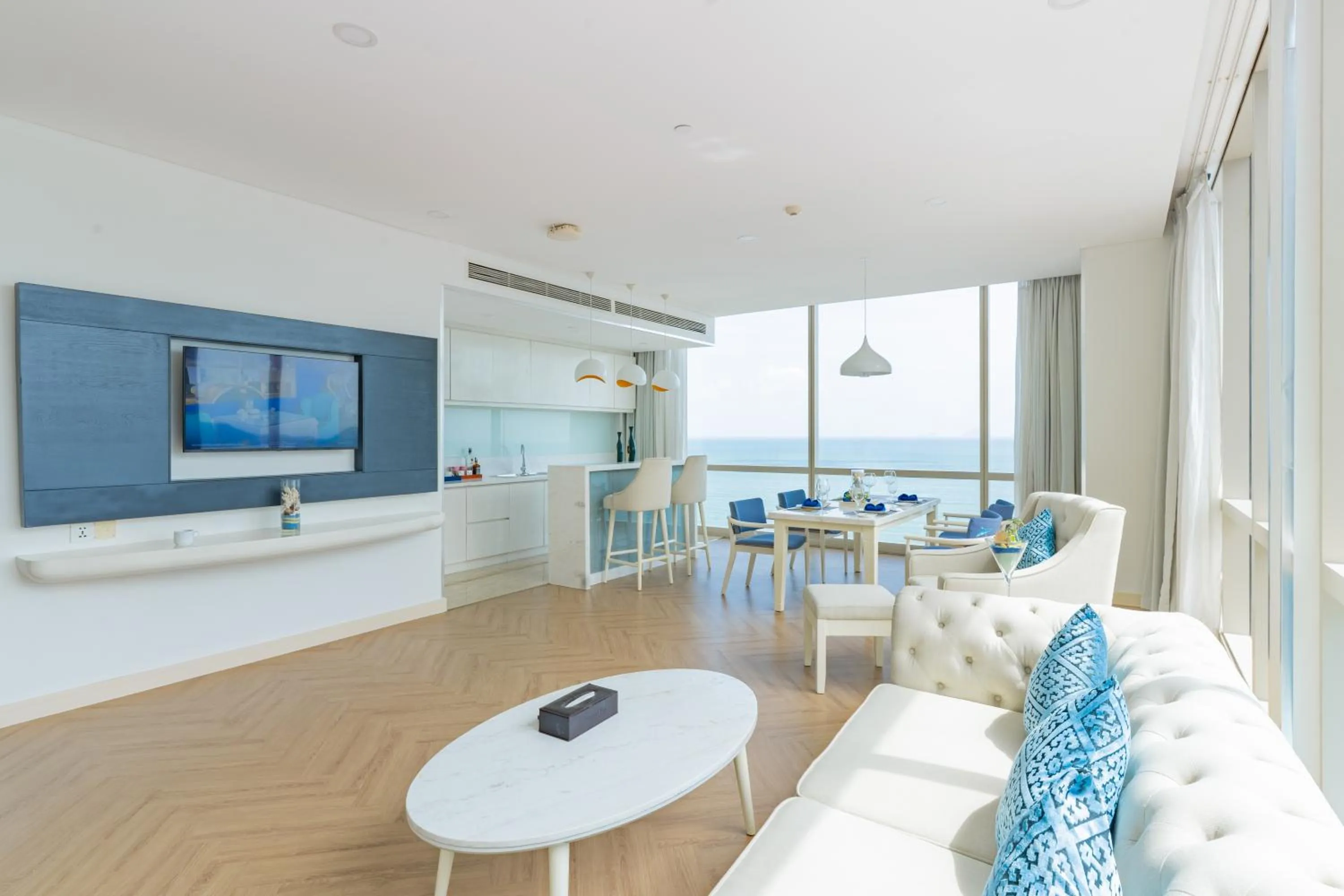 Living room in Diamond Bay Hotel