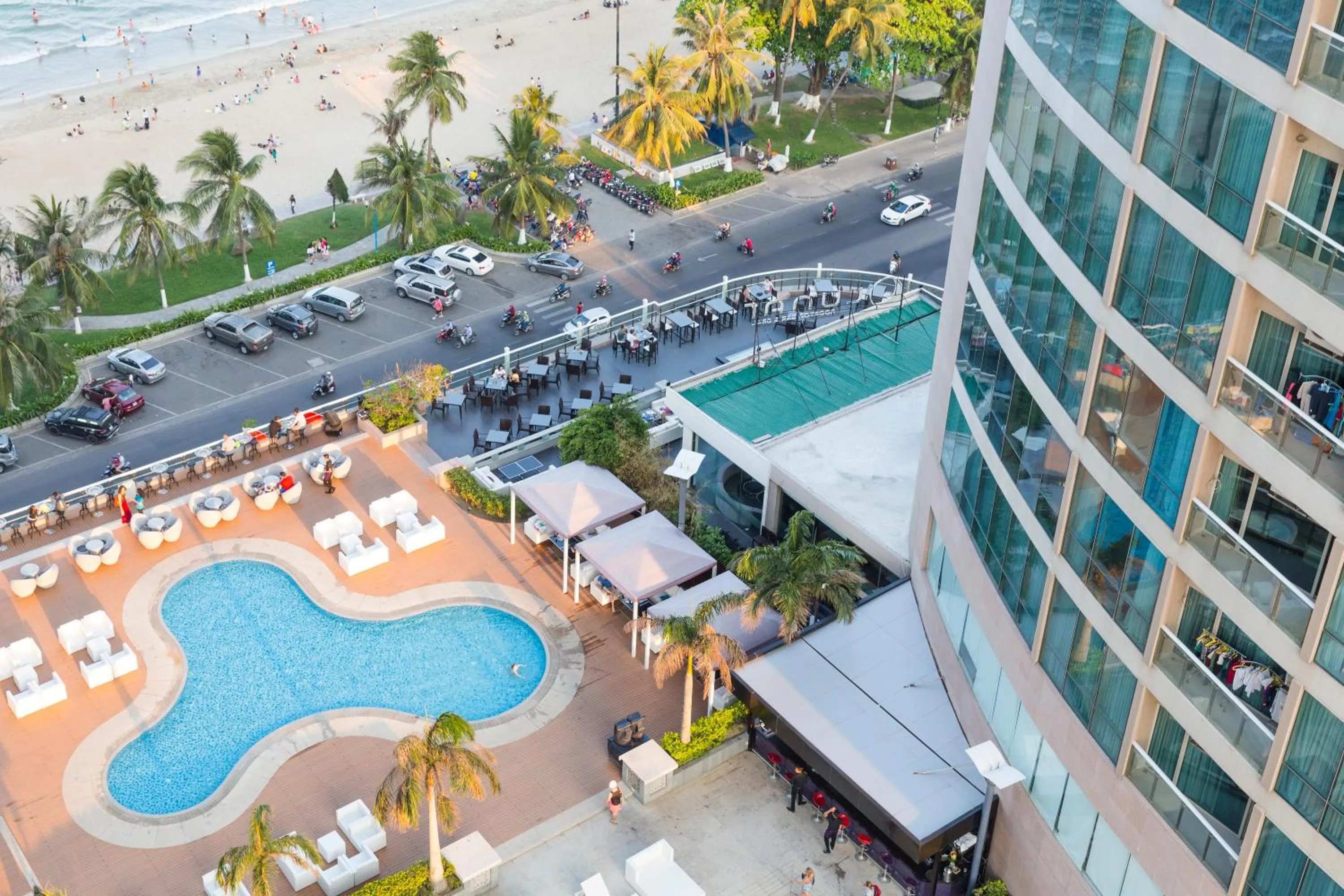 Pool view in Diamond Bay Hotel