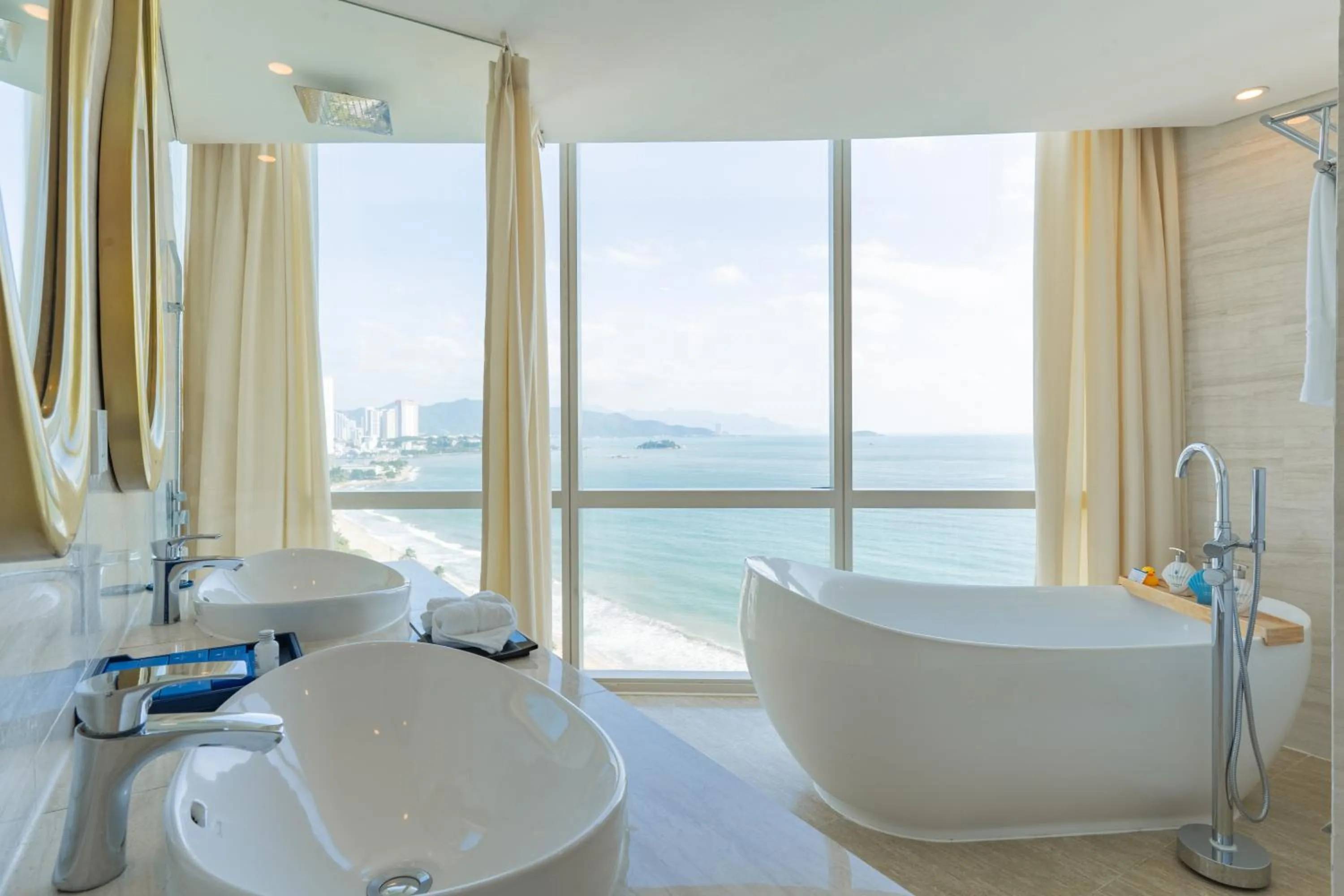 Bathroom in Diamond Bay Hotel