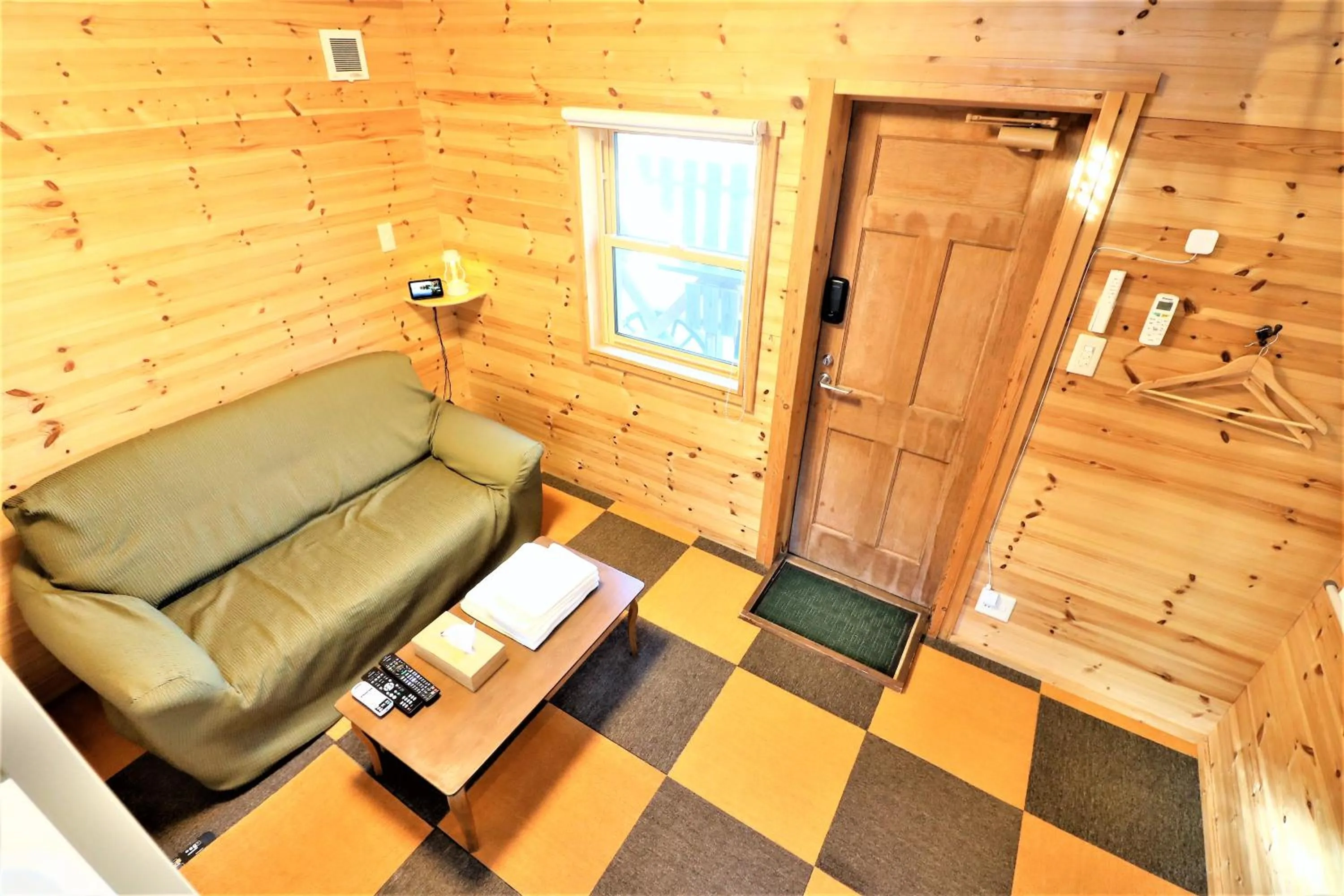 Photo of the whole room in Tomareru Himitsukichi L-Base