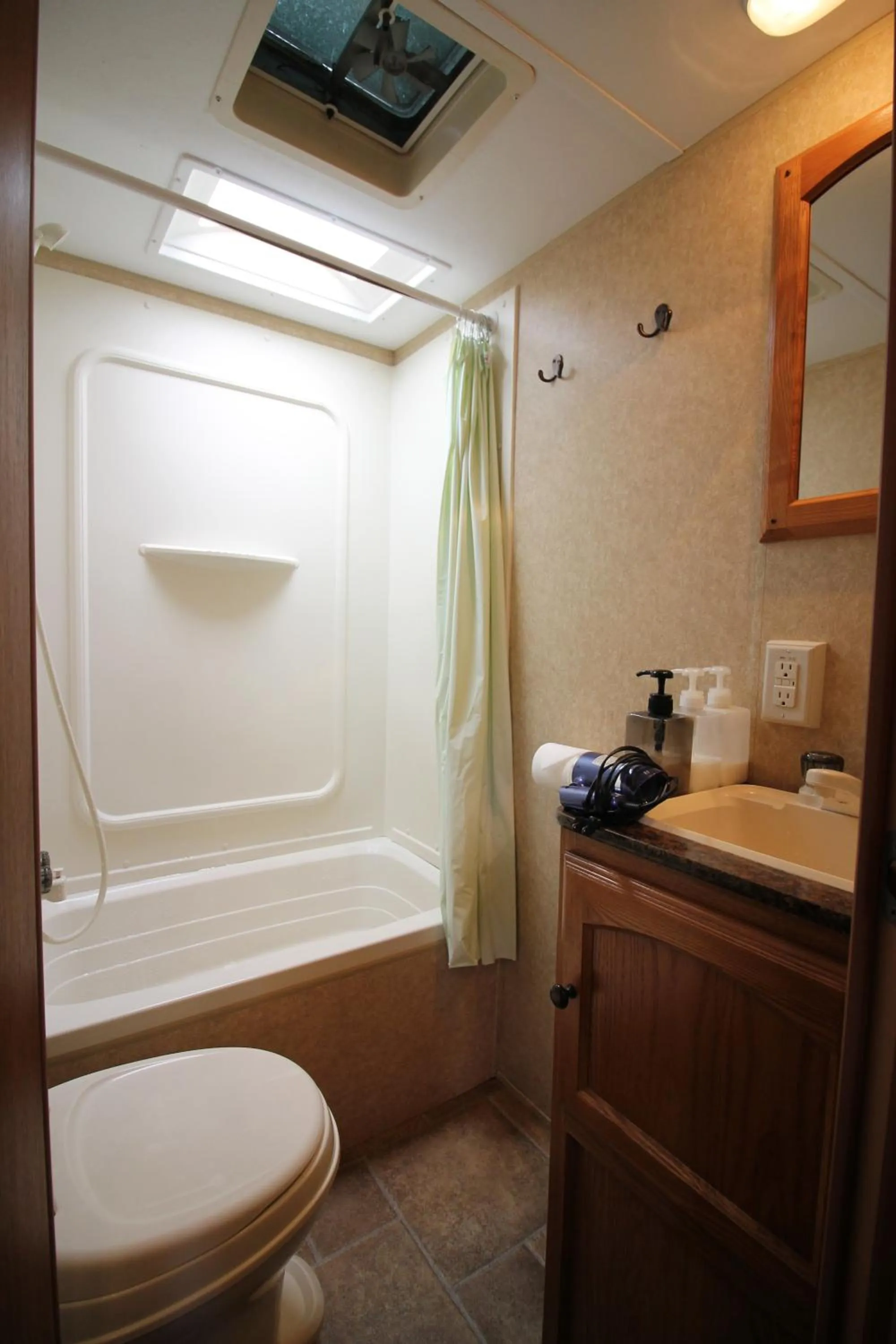 Bathroom in Tomareru Himitsukichi L-Base