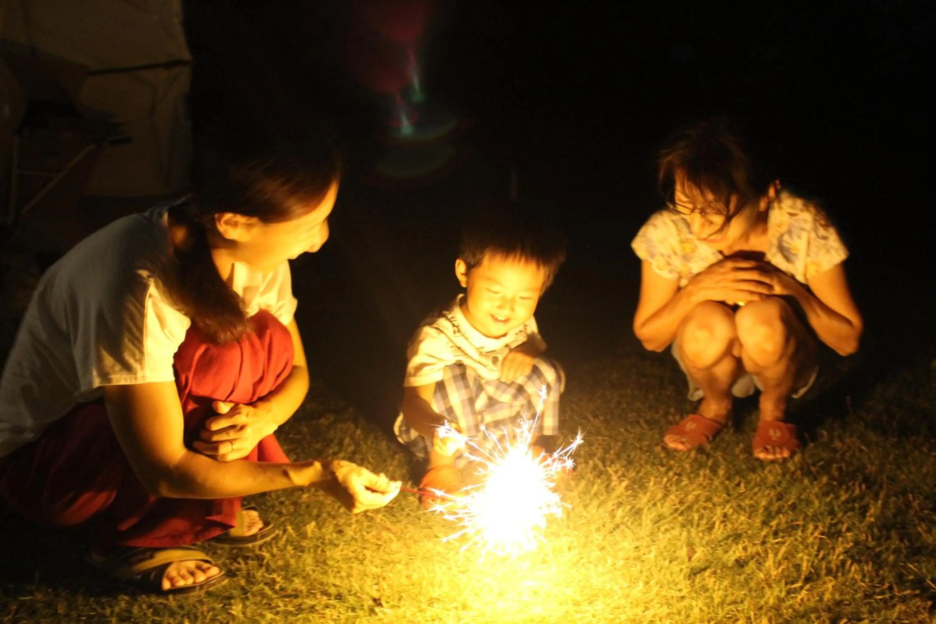 People in Tomareru Himitsukichi L-Base