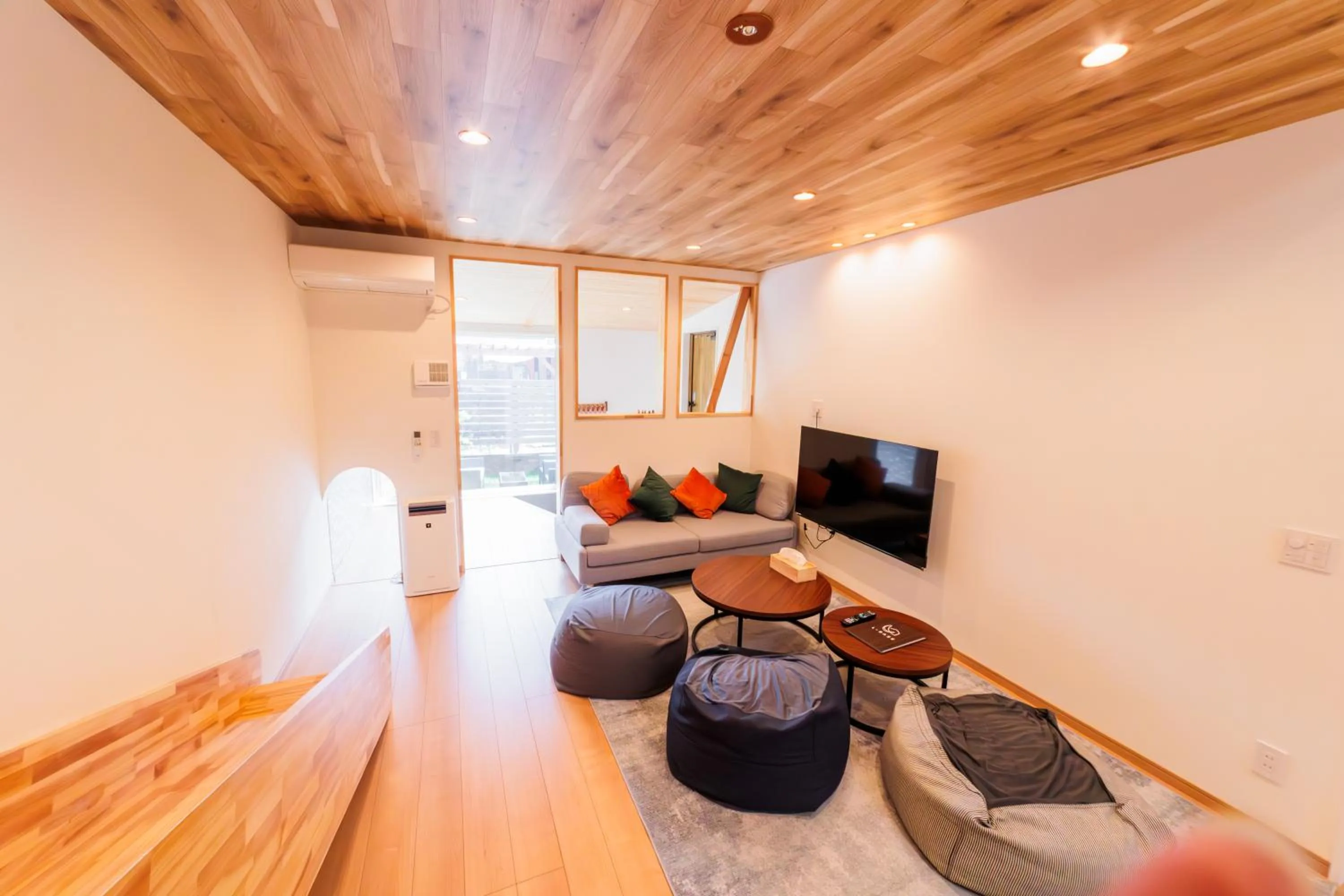 Living room in Tomareru Himitsukichi L-Base