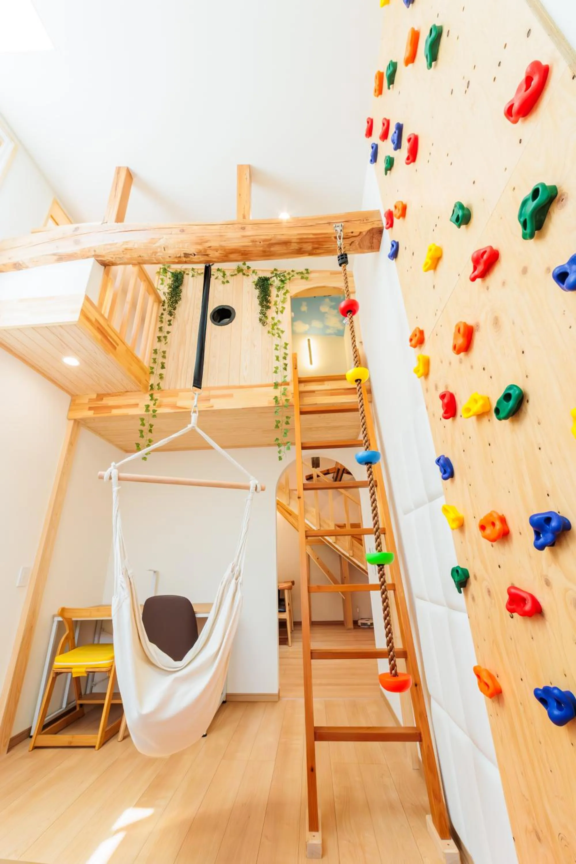 Photo of the whole room in Tomareru Himitsukichi L-Base