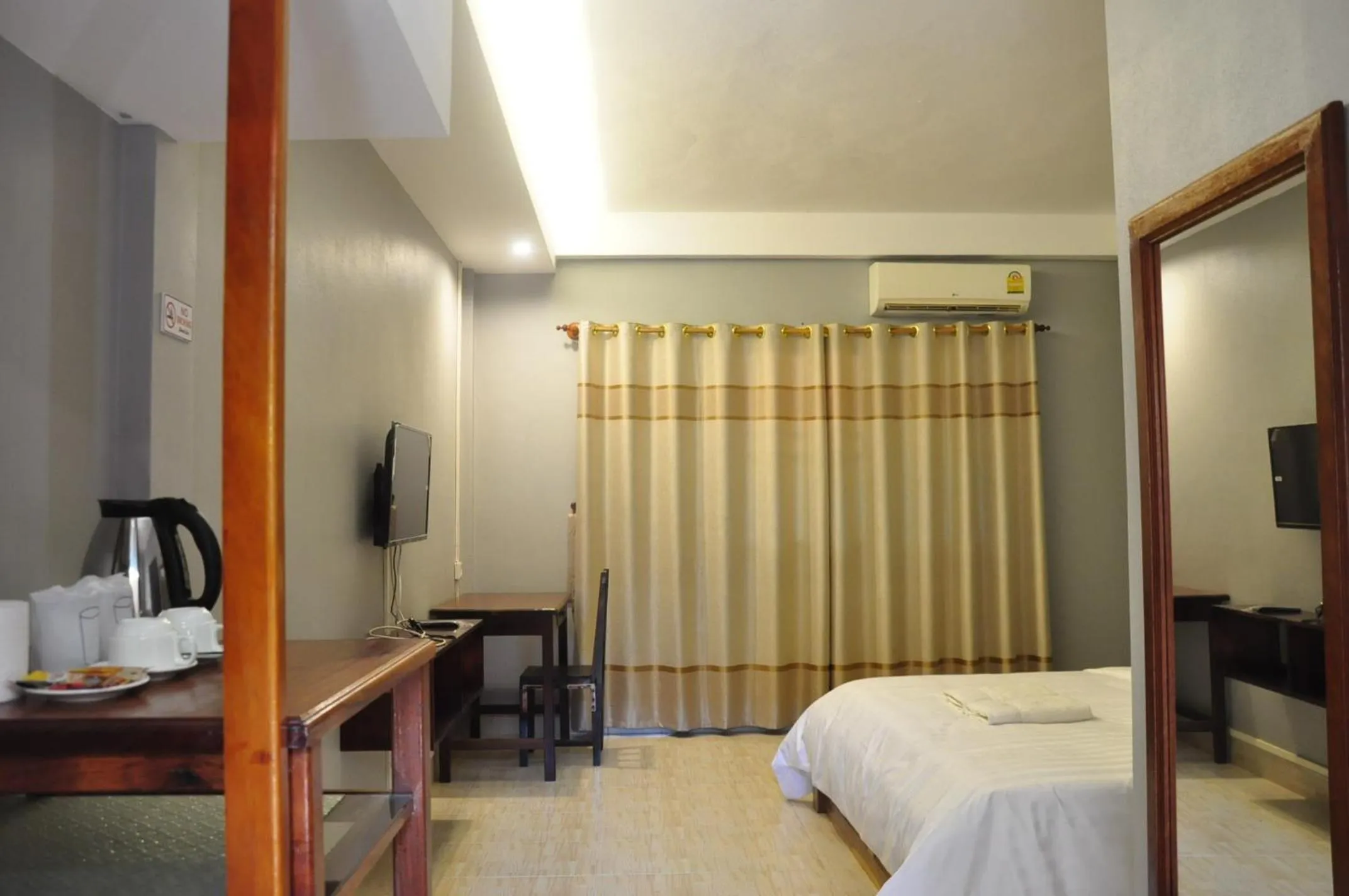 Bedroom, Bed in Pilgrim's Kitchen & Inn