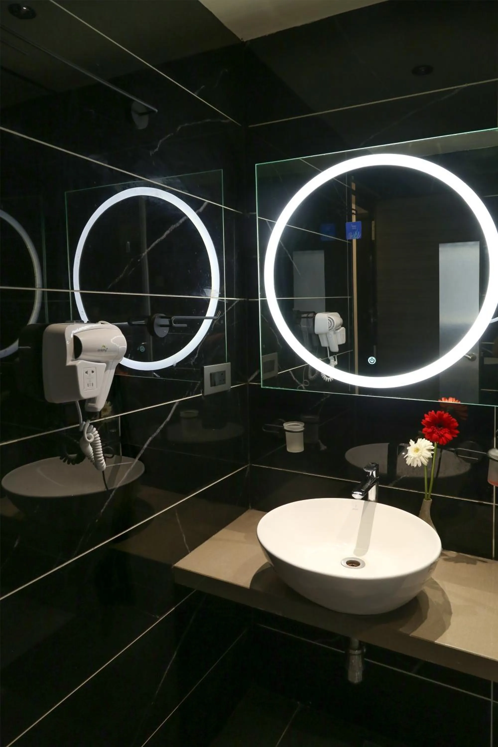 Bathroom in Hotel The Leaf