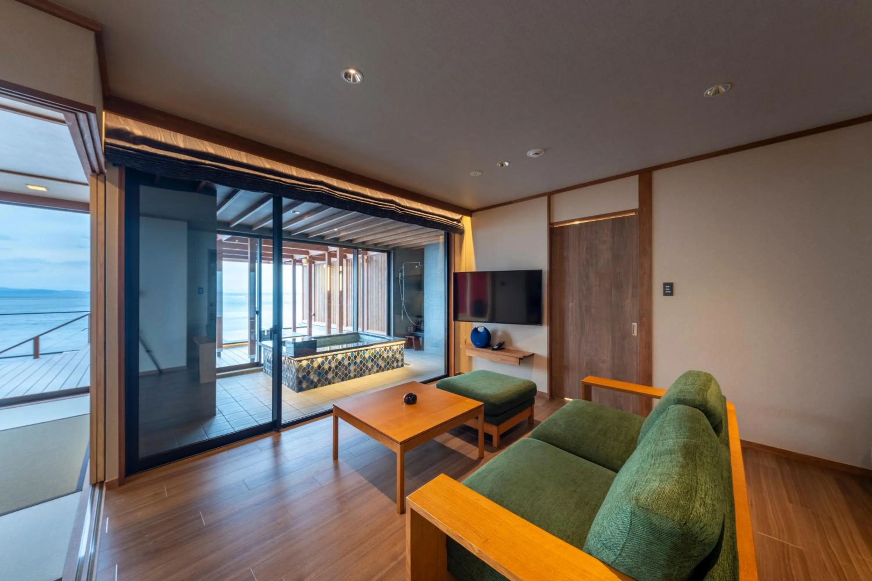 Photo of the whole room in Awakan