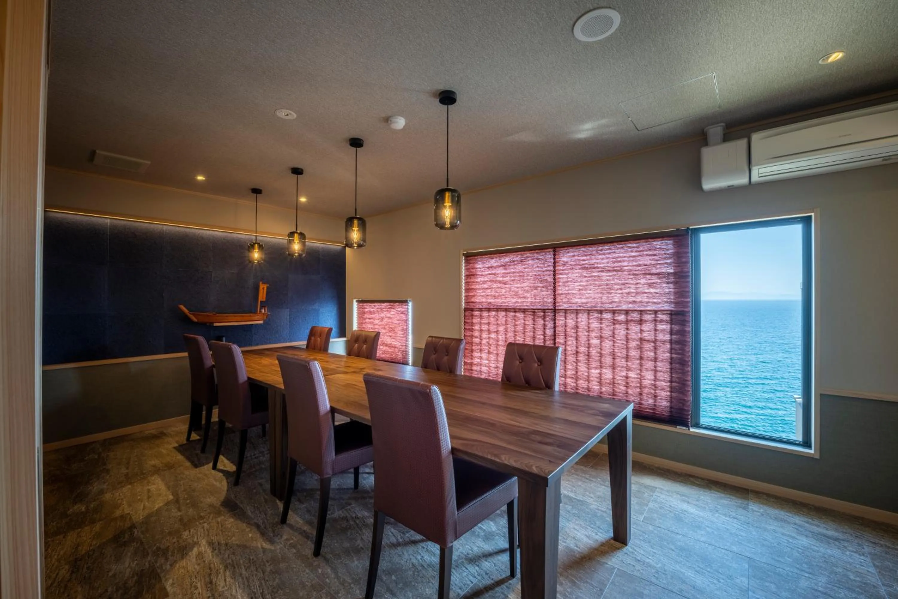 Restaurant/places to eat in Awakan