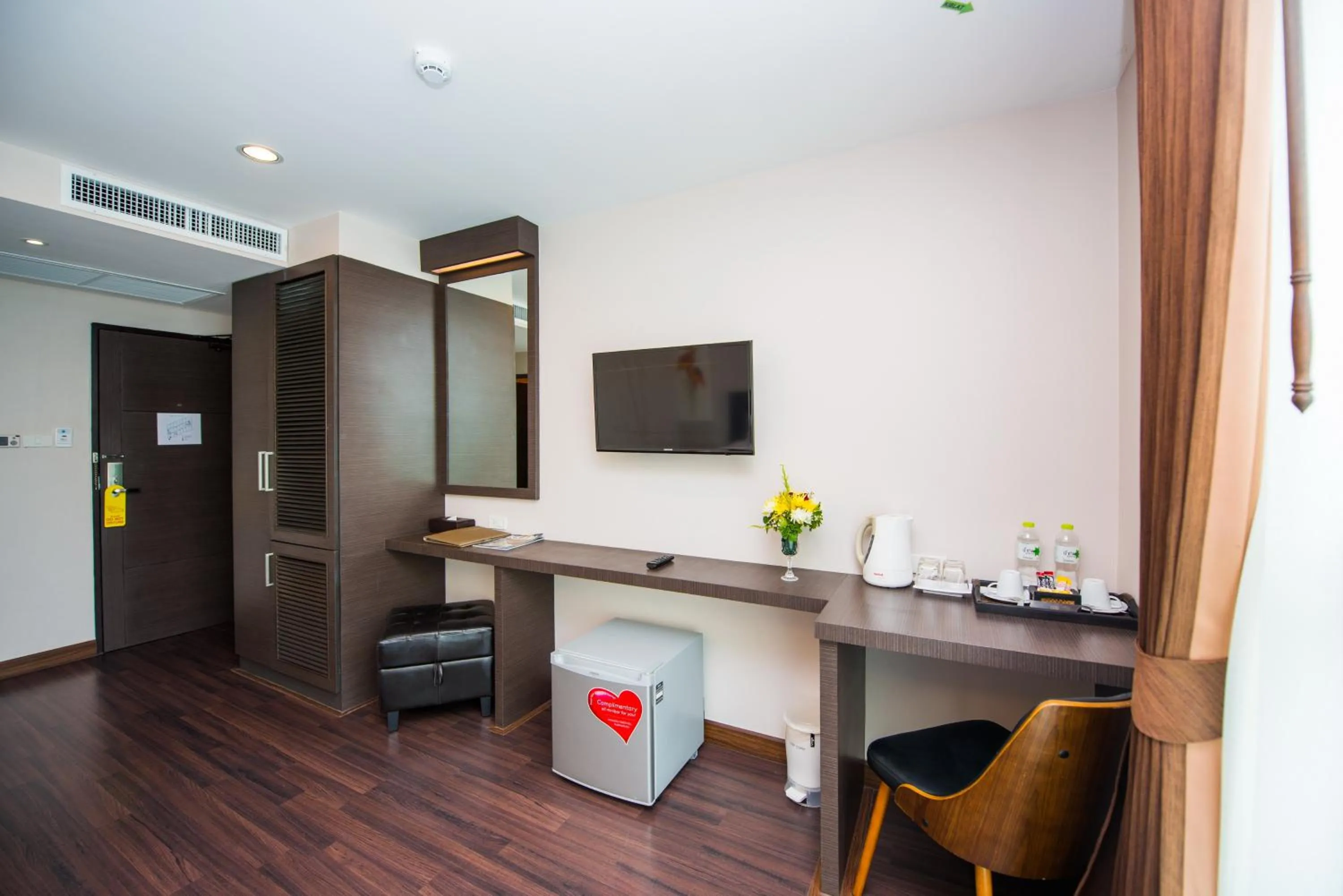 Photo of the whole room in Tetris Hotel