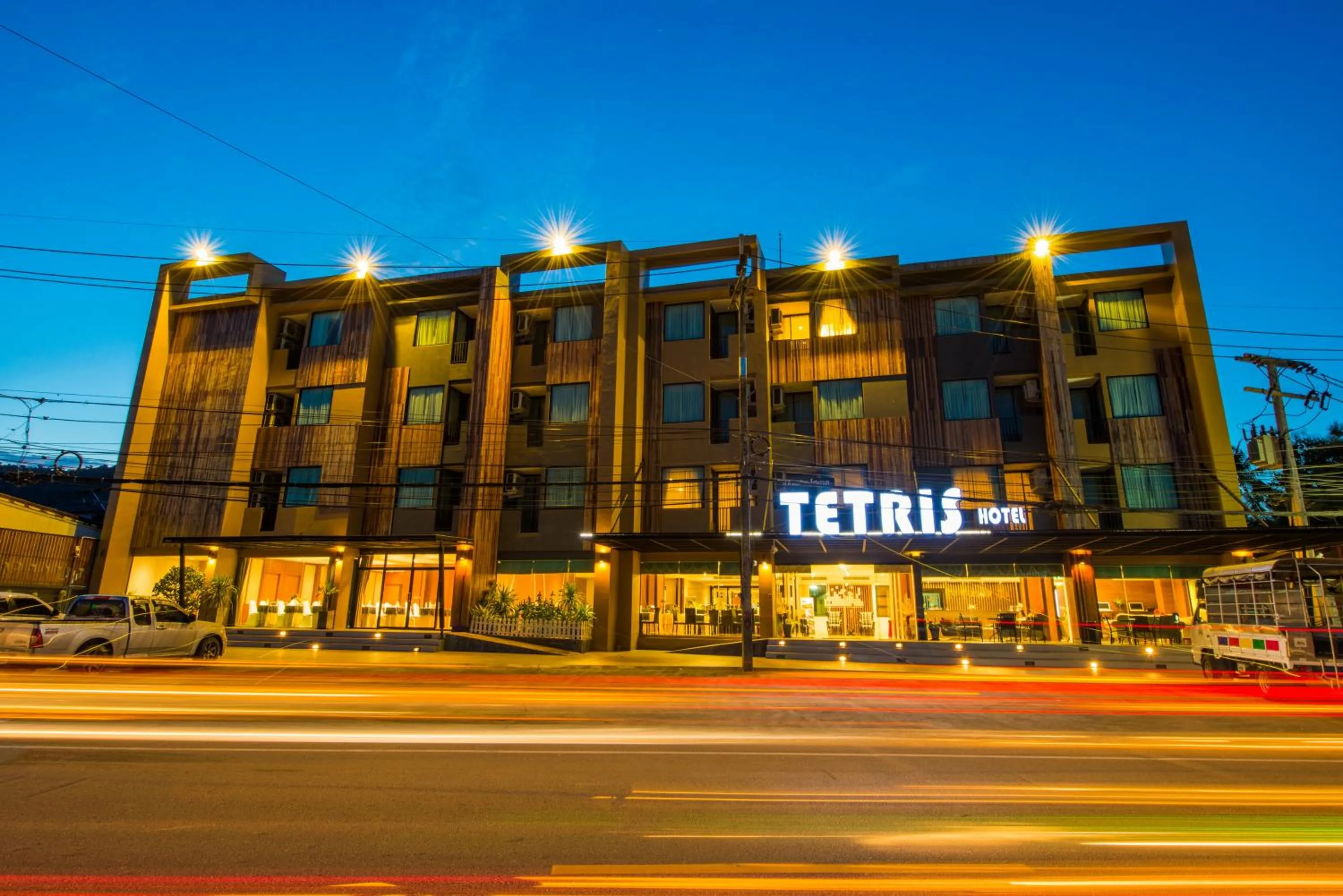 Sunset in Tetris Hotel