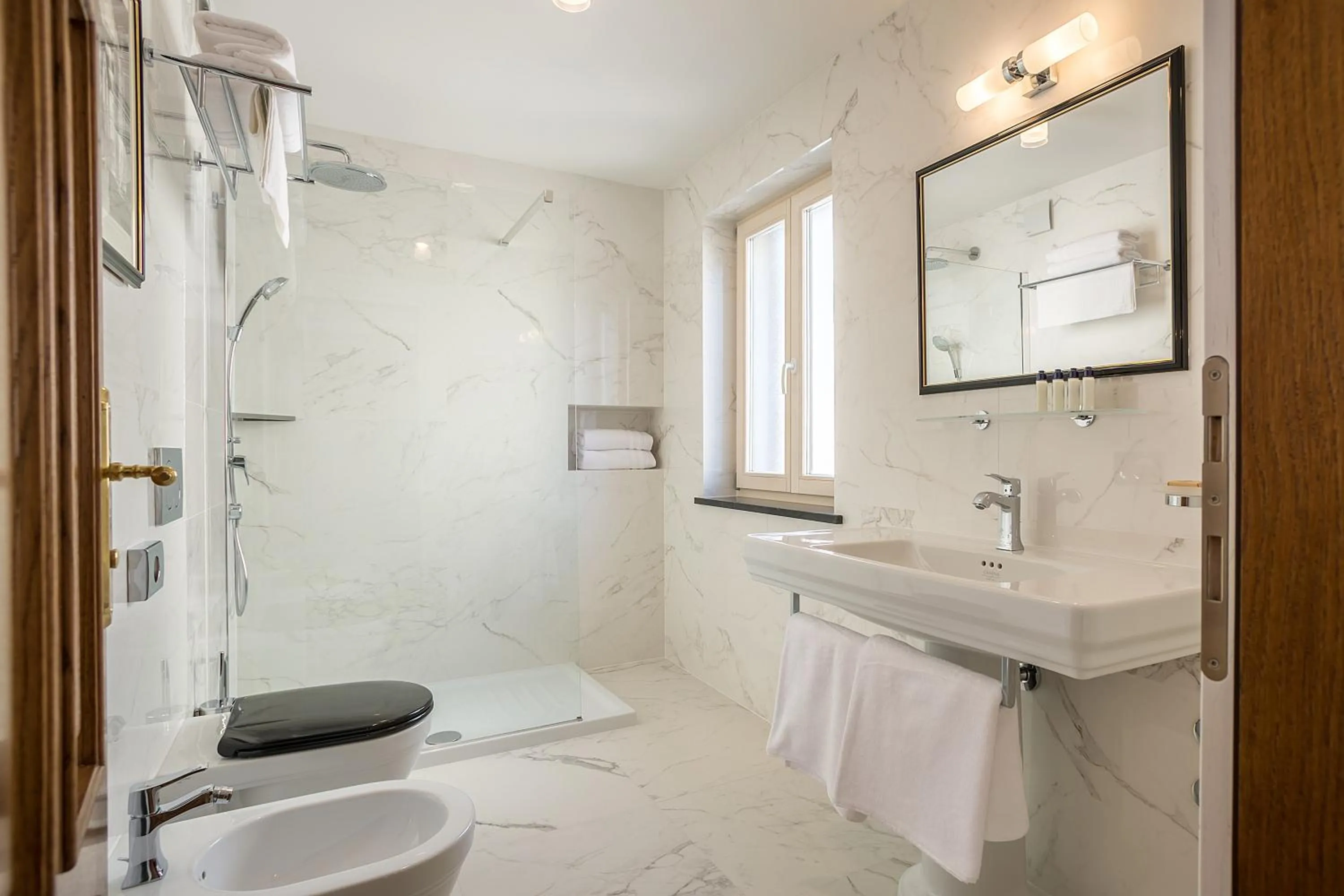 Bathroom in Splendida Palace