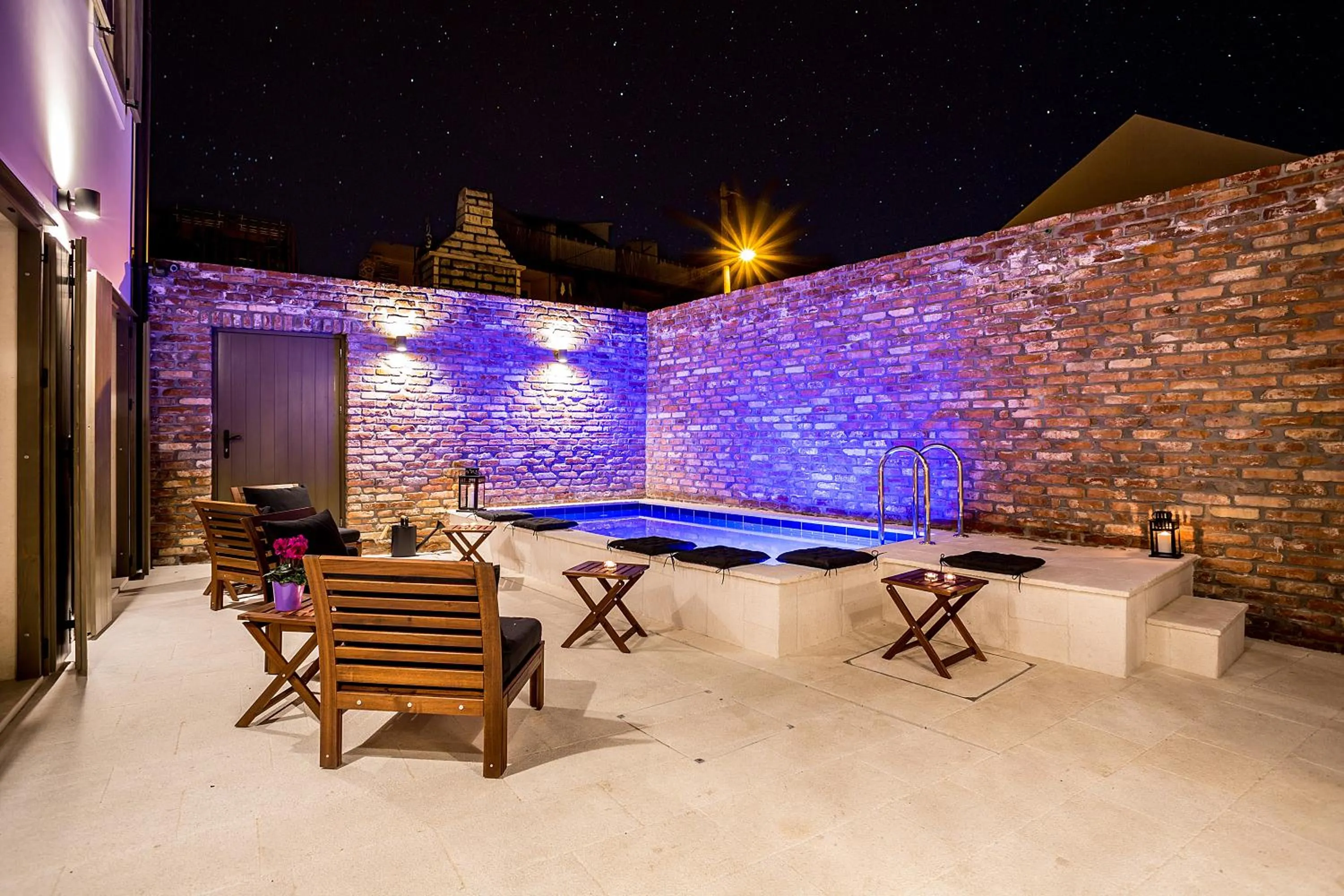 Swimming pool in Splendida Palace