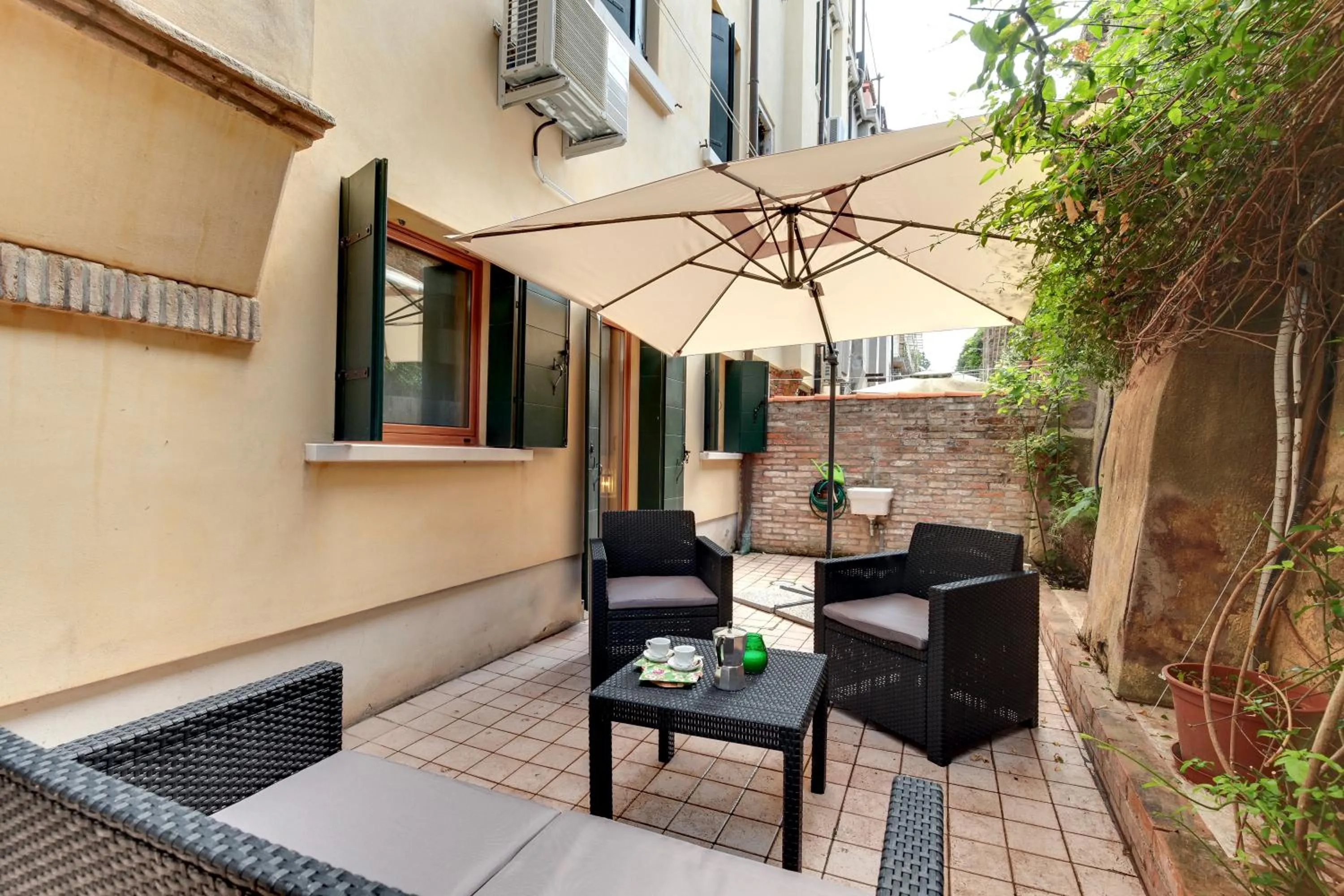 Patio in Cannaregio - Venice Style Apartments