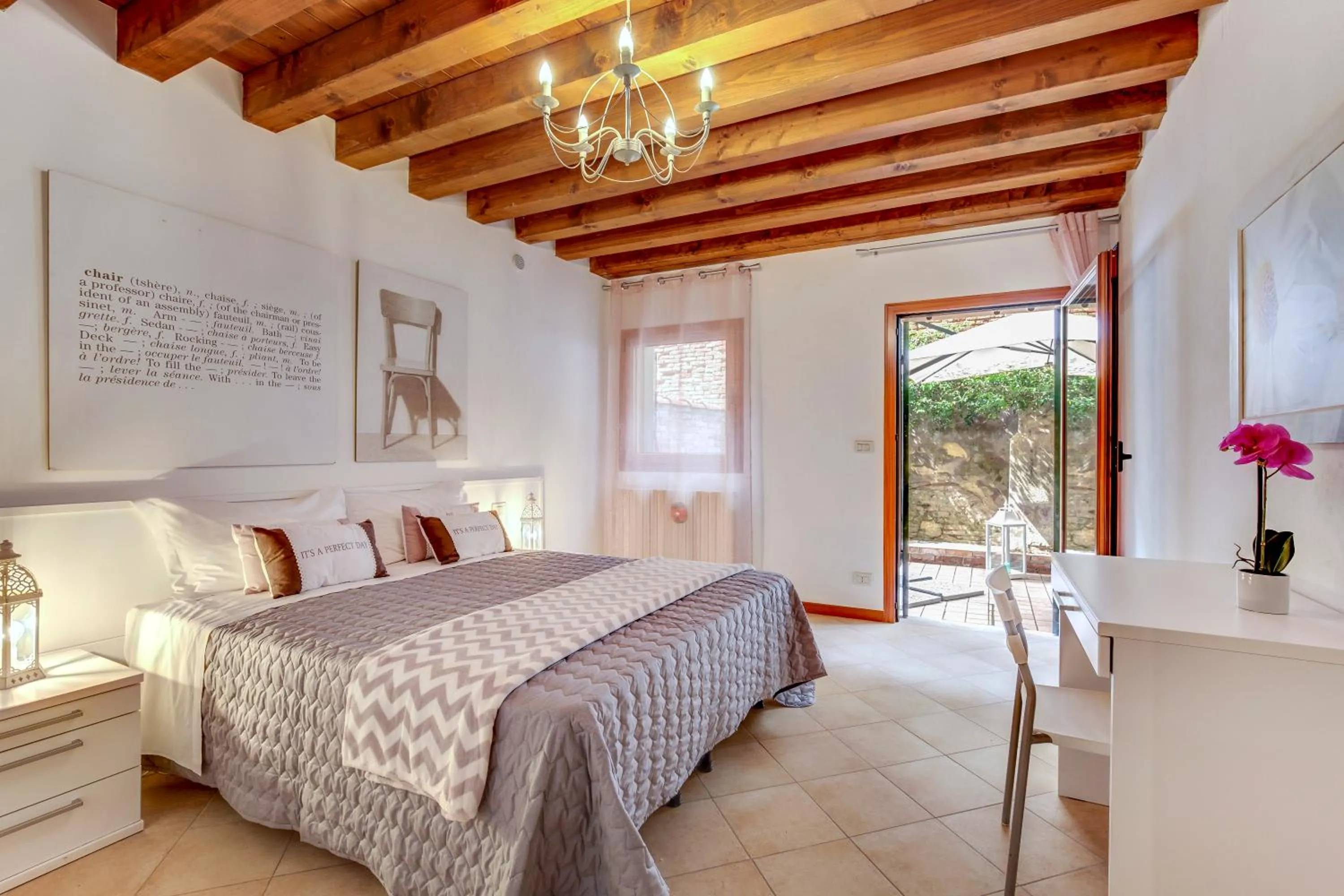 Photo of the whole room, Bed in Cannaregio - Venice Style Apartments