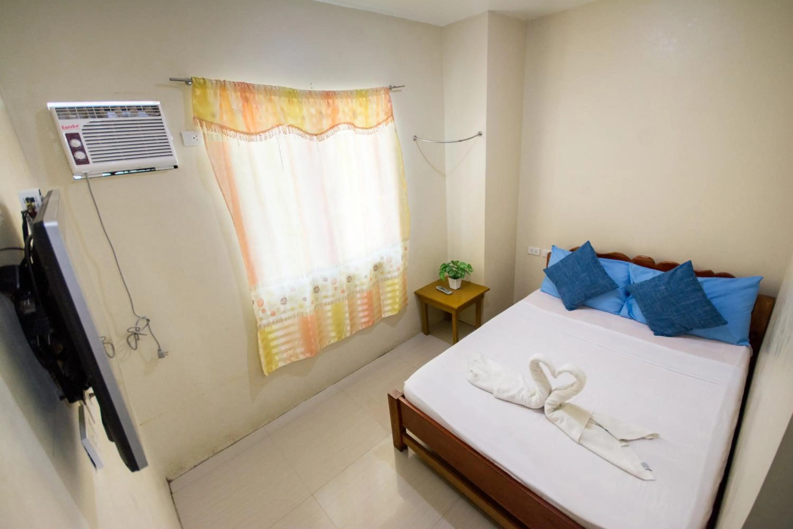 Bed in Boracay Backpackers