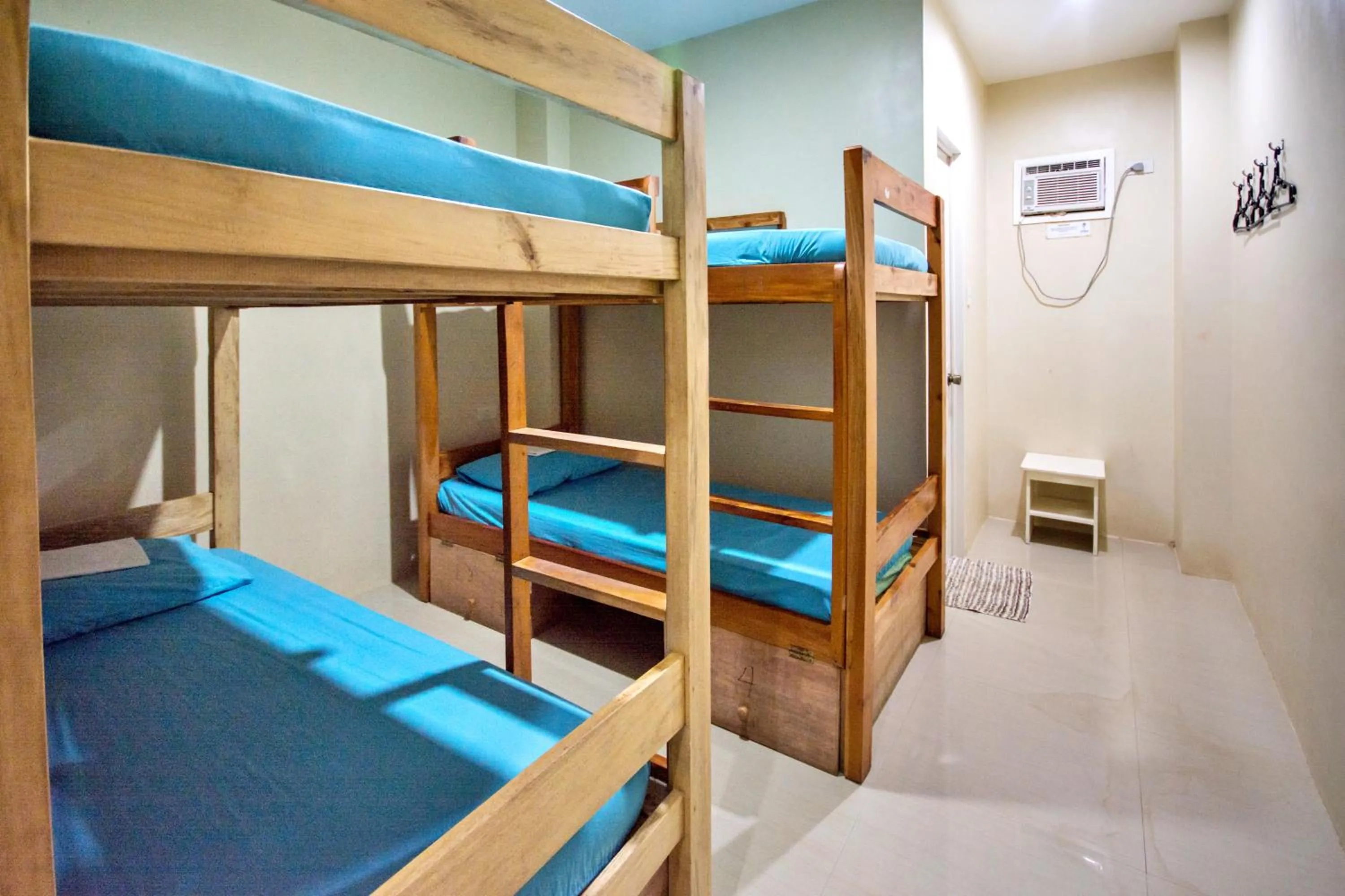 Bed in Boracay Backpackers