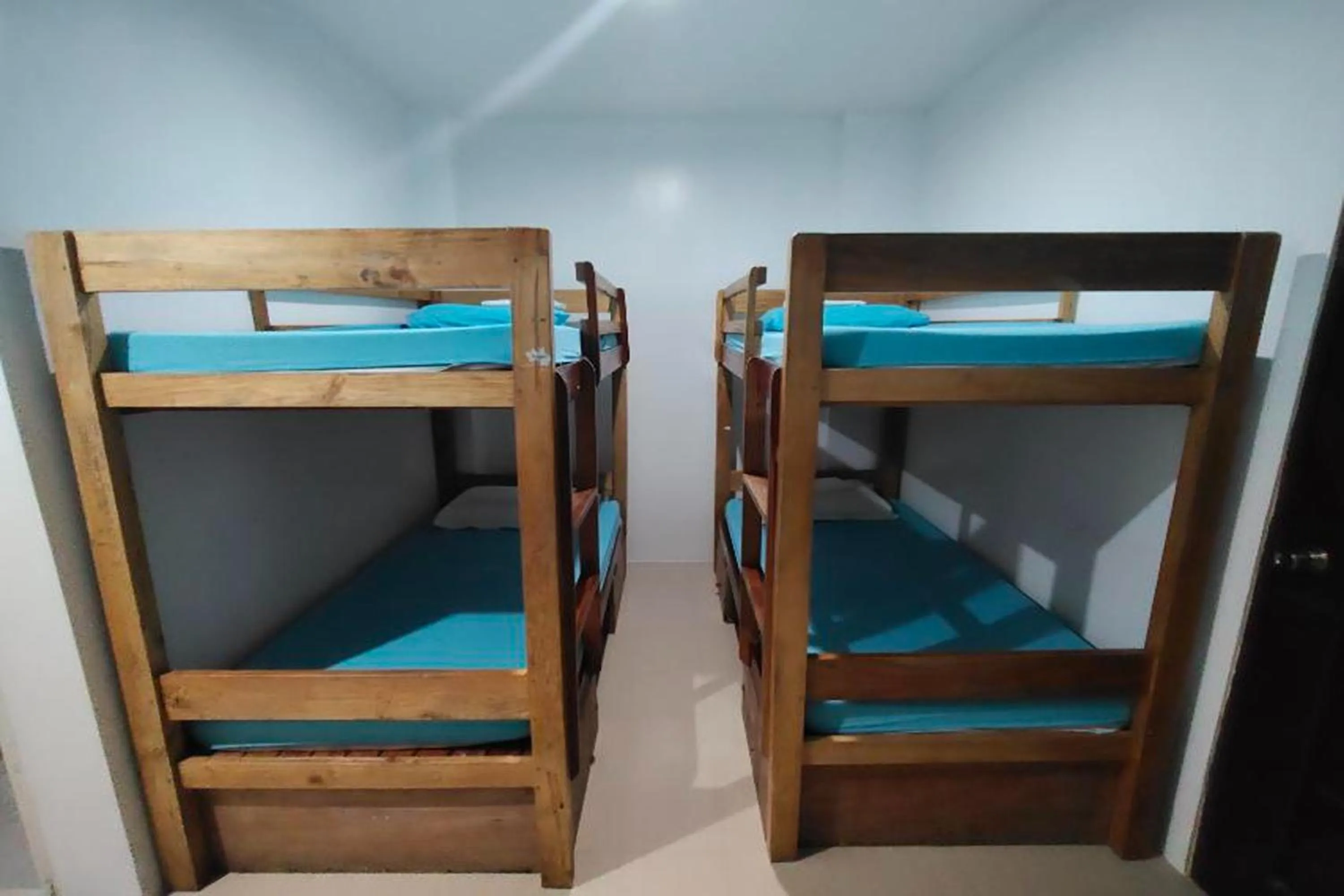 bunk bed, Bed in Boracay Backpackers